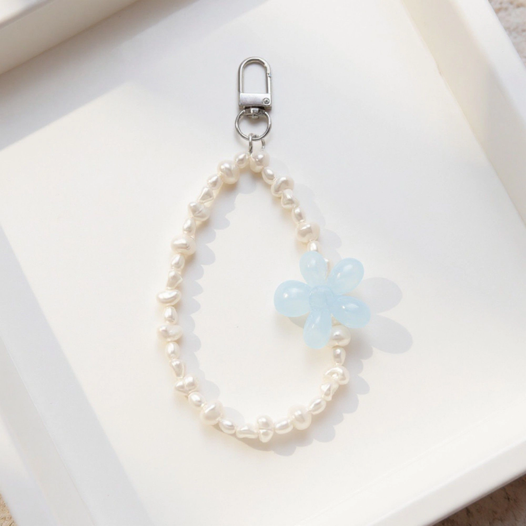 Alilang Women's 2-Piece Blue Beaded Keychain with Flower Charm and Silver Star Accents