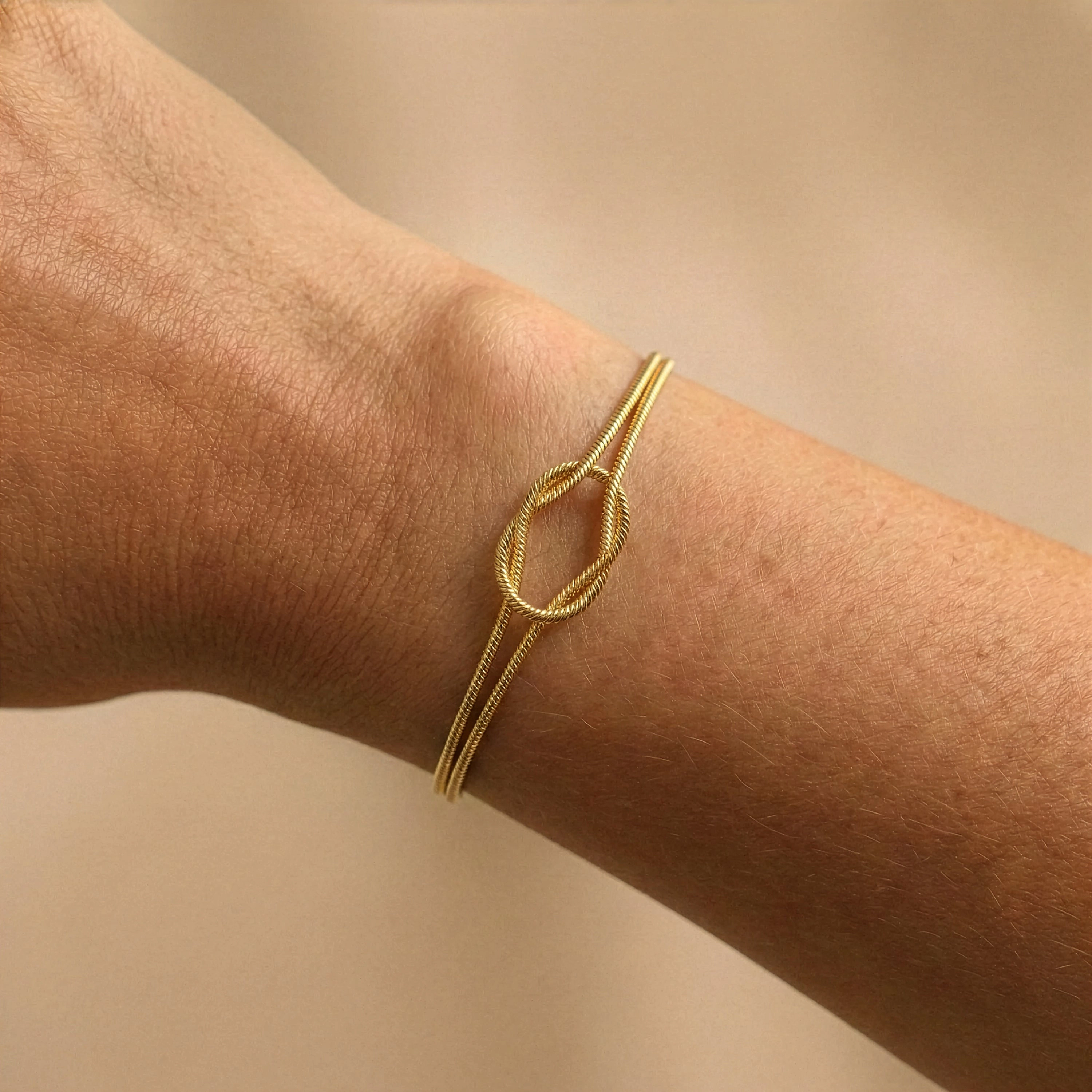 Mint & Lily Women's Dainty Knot Bracelet