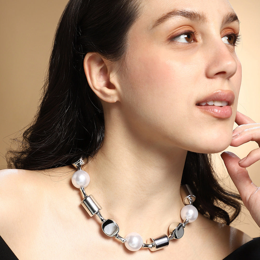 SOHI Women's The Spherical-Block Collar Necklace - Chrome Silver