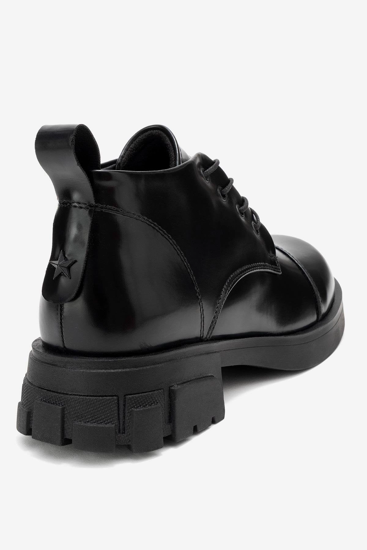 Prologue Shoes Womens Lagom Patent Boot