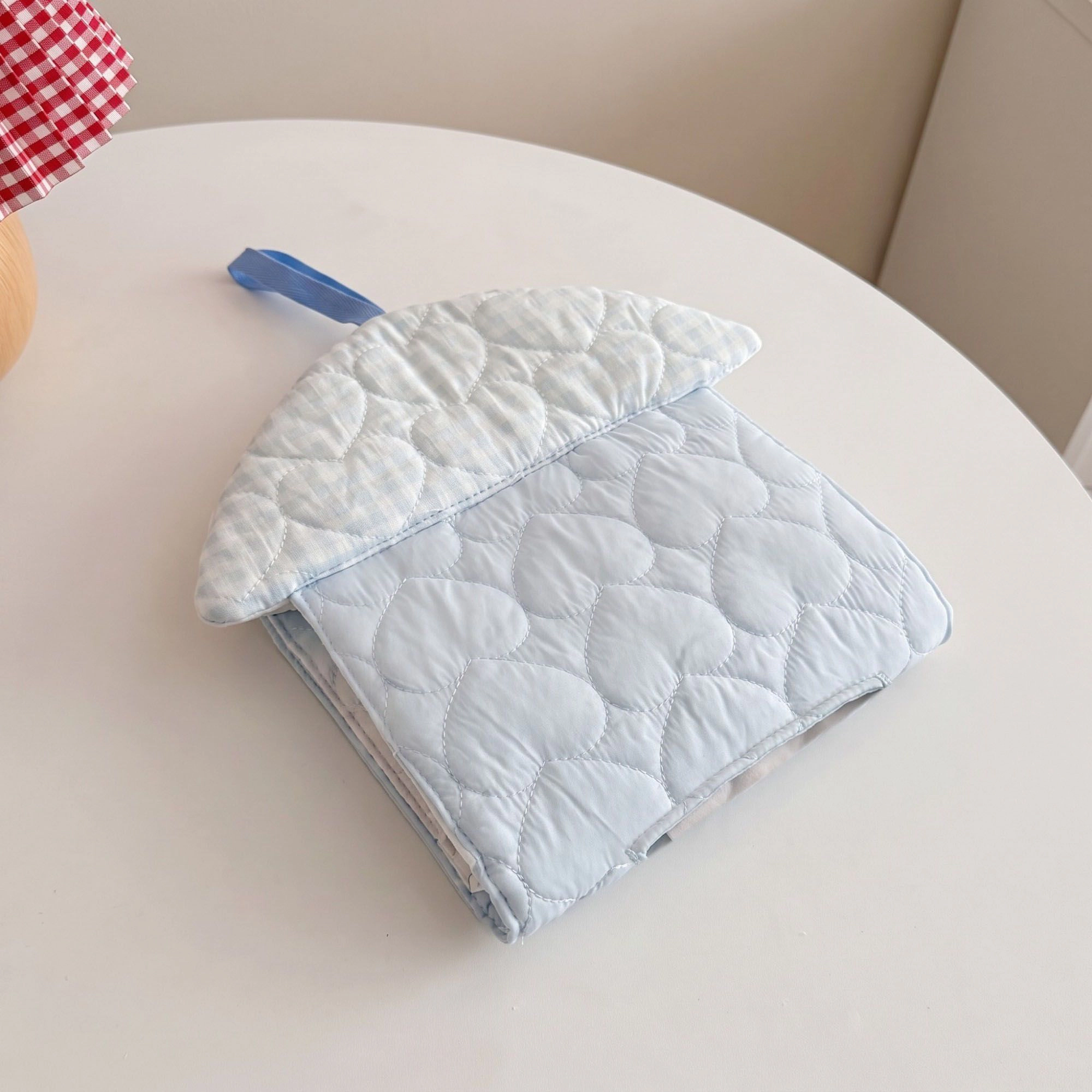 Alilang Unisex Quilted Hanging Tissue Holder with Heart Stitching
