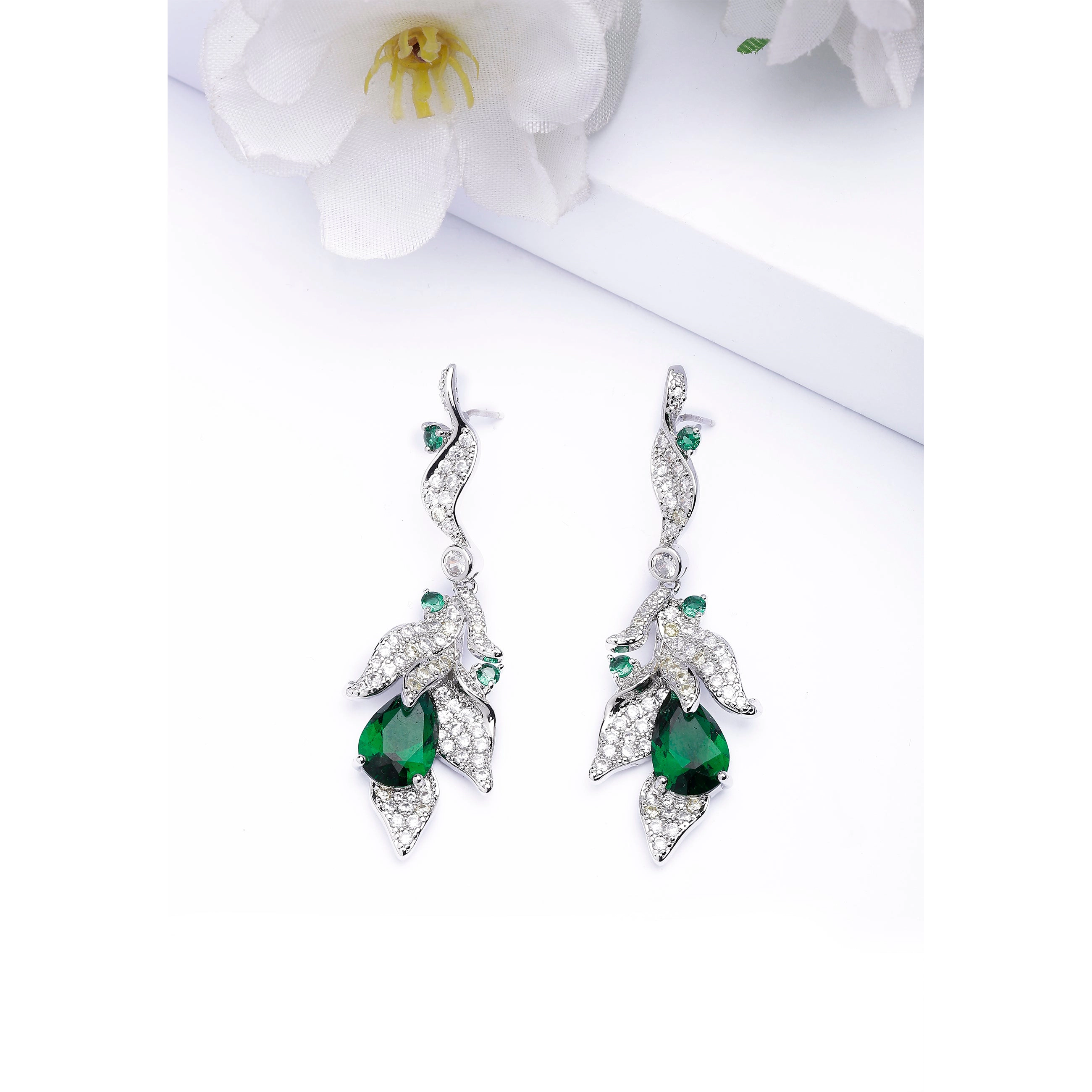 AGP PARIS Womens Green Leaf Motif Drop Earrings