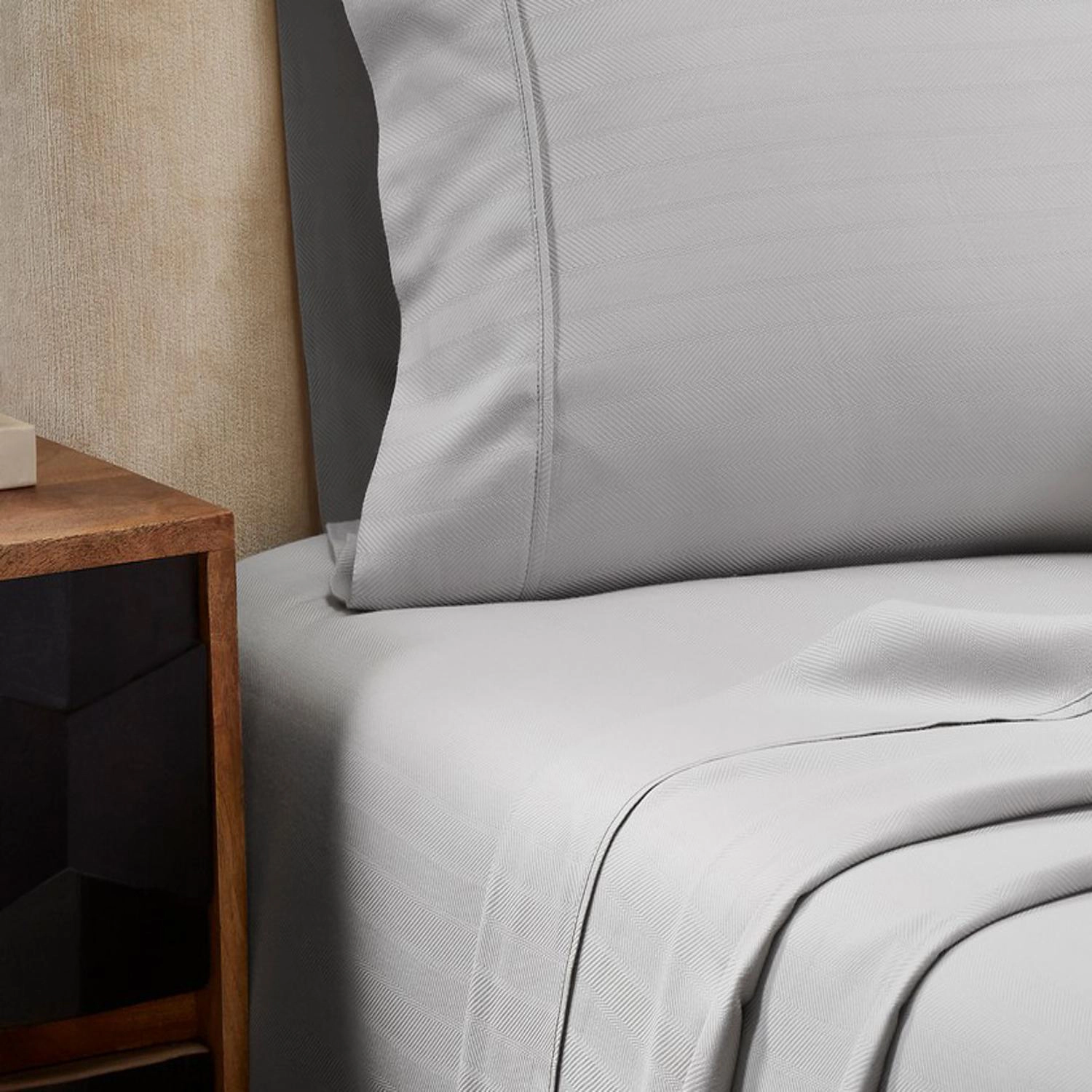 Knightsbridge 1000 Thread Count Herringbone Sateen Sheet Set - 4-Piece - Queen 60x80
