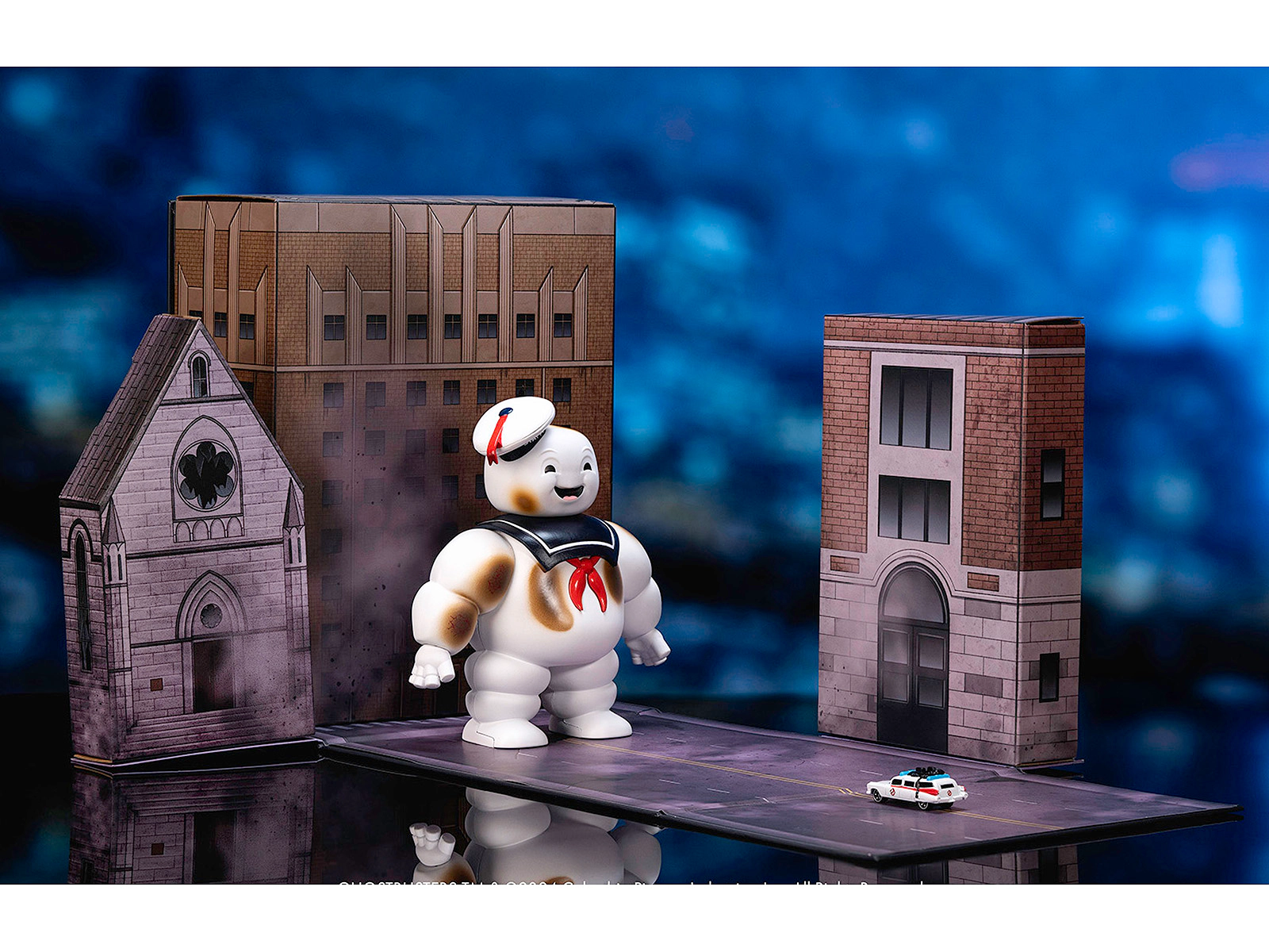 Jada "Ghostbusters" 6" Stay Puft Marshmallow Man Figure with Nano Ecto-1 Car Diorama Set "Ghostbusters" (1984)