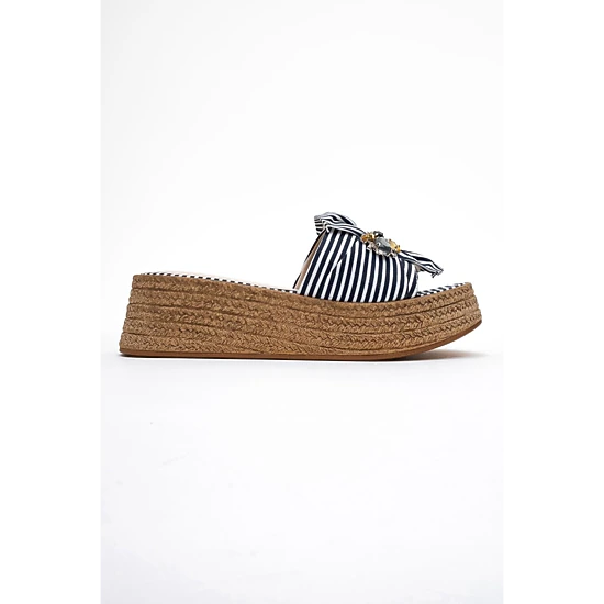 Prologue Shoes Womens Shara Braided Bow & Bee Buckle Platform Sandal