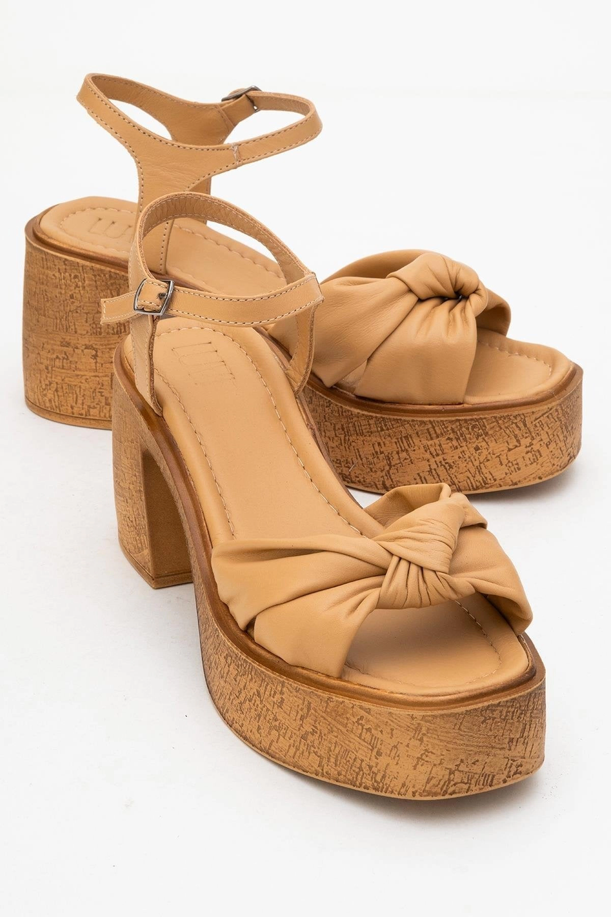 Forever & Always Womens Tily Platform Wedge Leather Sandal