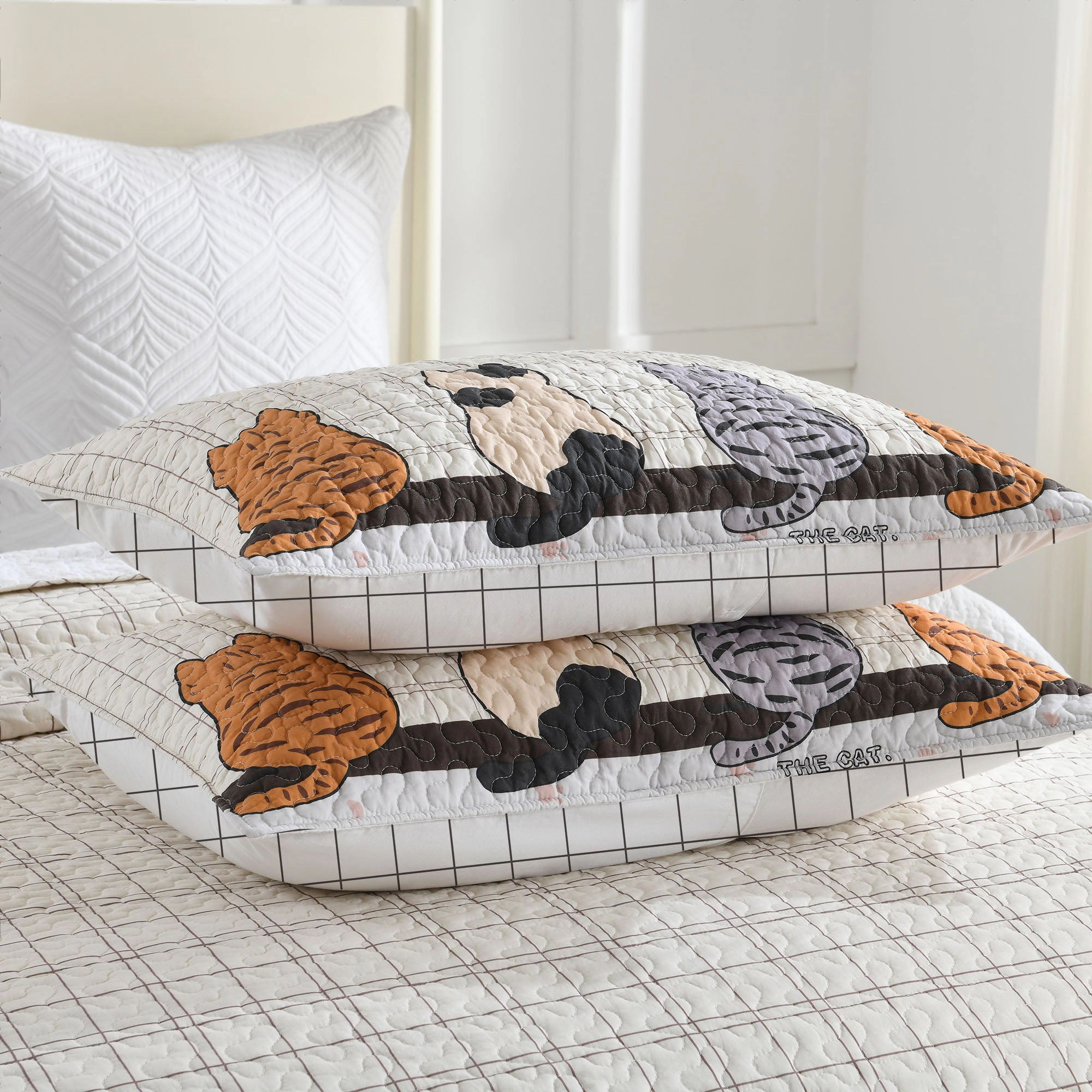 MarCielo 3 Pieces Elegant Cat Silhouette Checkered Quilt Bedspread Set