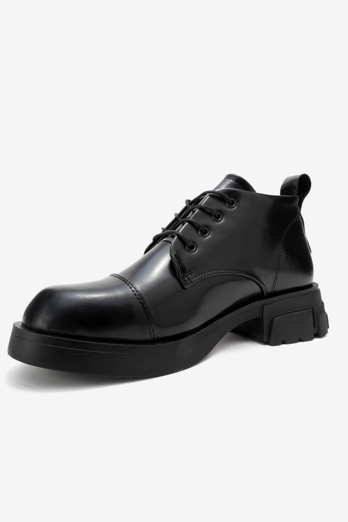 Prologue Shoes Womens Lagom Patent Boot