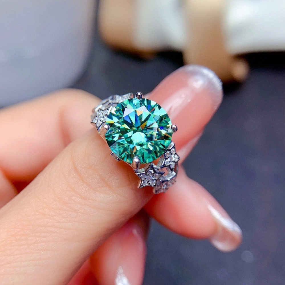 Wardrobe Whimsy Round Green Cubic Zirconia Star‑Shaped Statement Ring