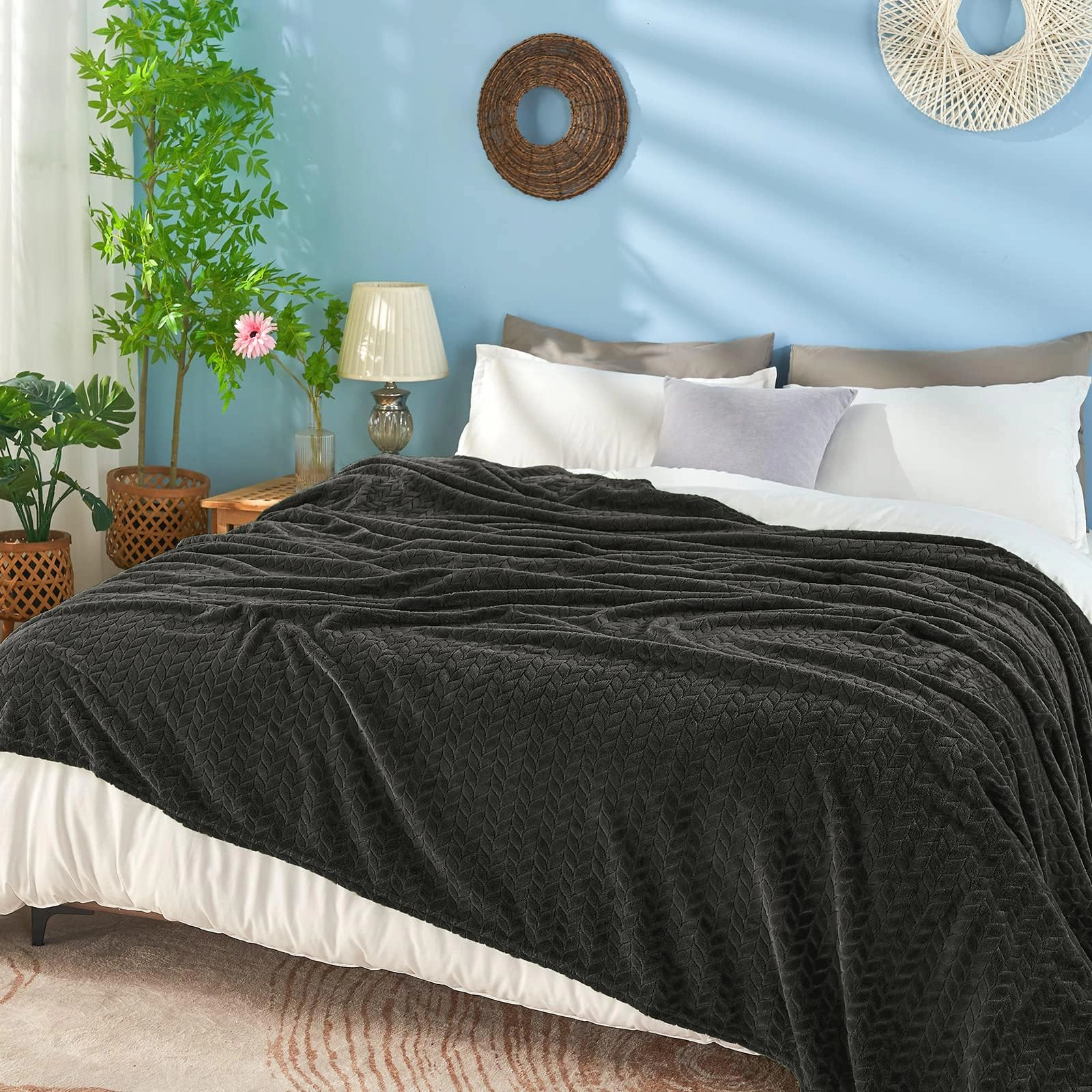 Queen Fleece Blanket Soft Flannel Washable Lightweight All Season