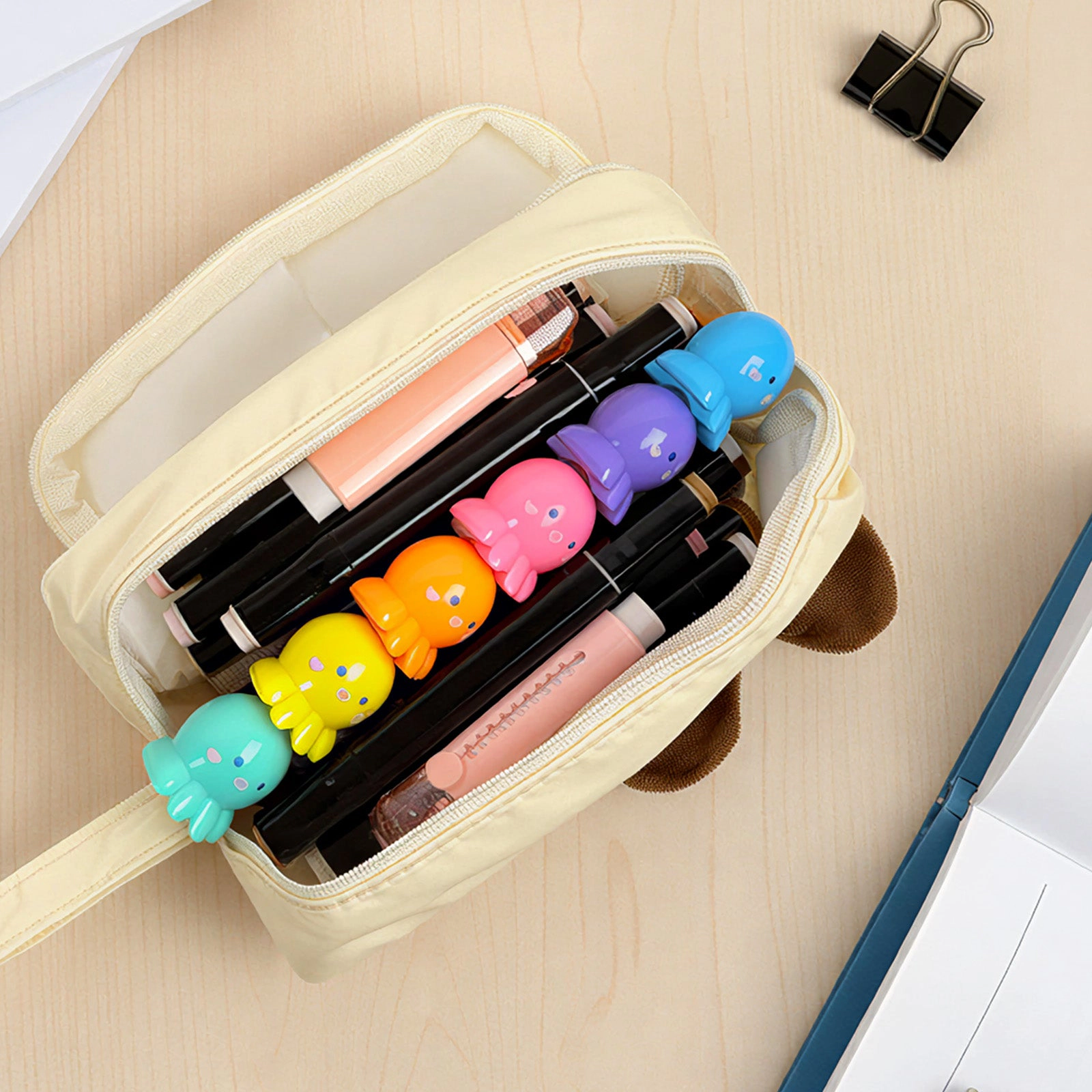 Wrapables 3D Animal Face 2-Compartment Pencil Case, Capybara