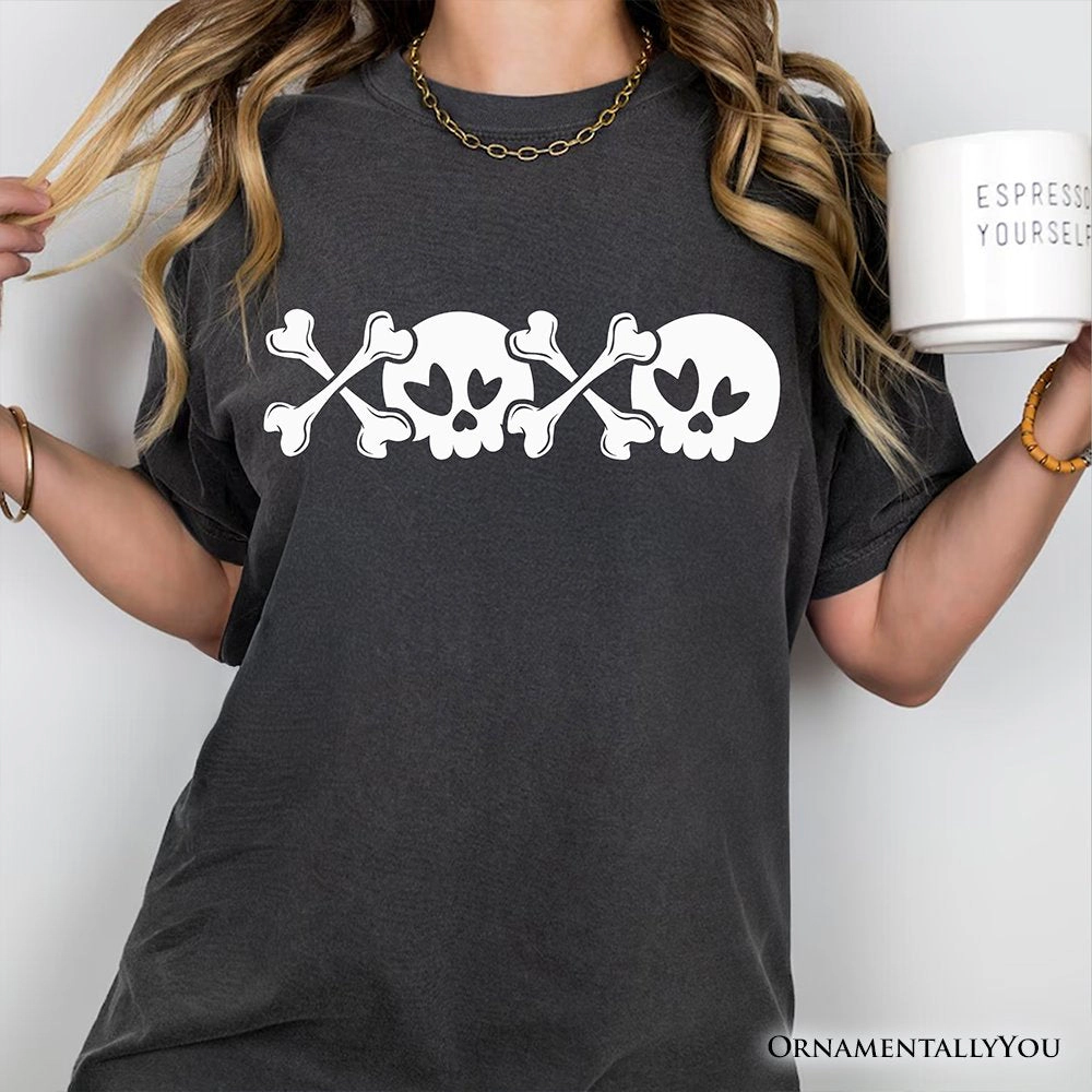 OrnamentallyYou Unisex XOXO Skulls Anti-Valentine Sarcastic Skeletons Love T-Shirt