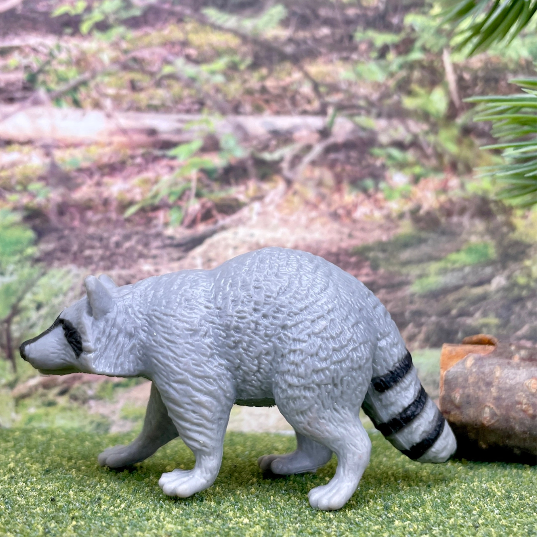 Safari Ltd. - Nature TOOB - contains 12 Mini Figurines