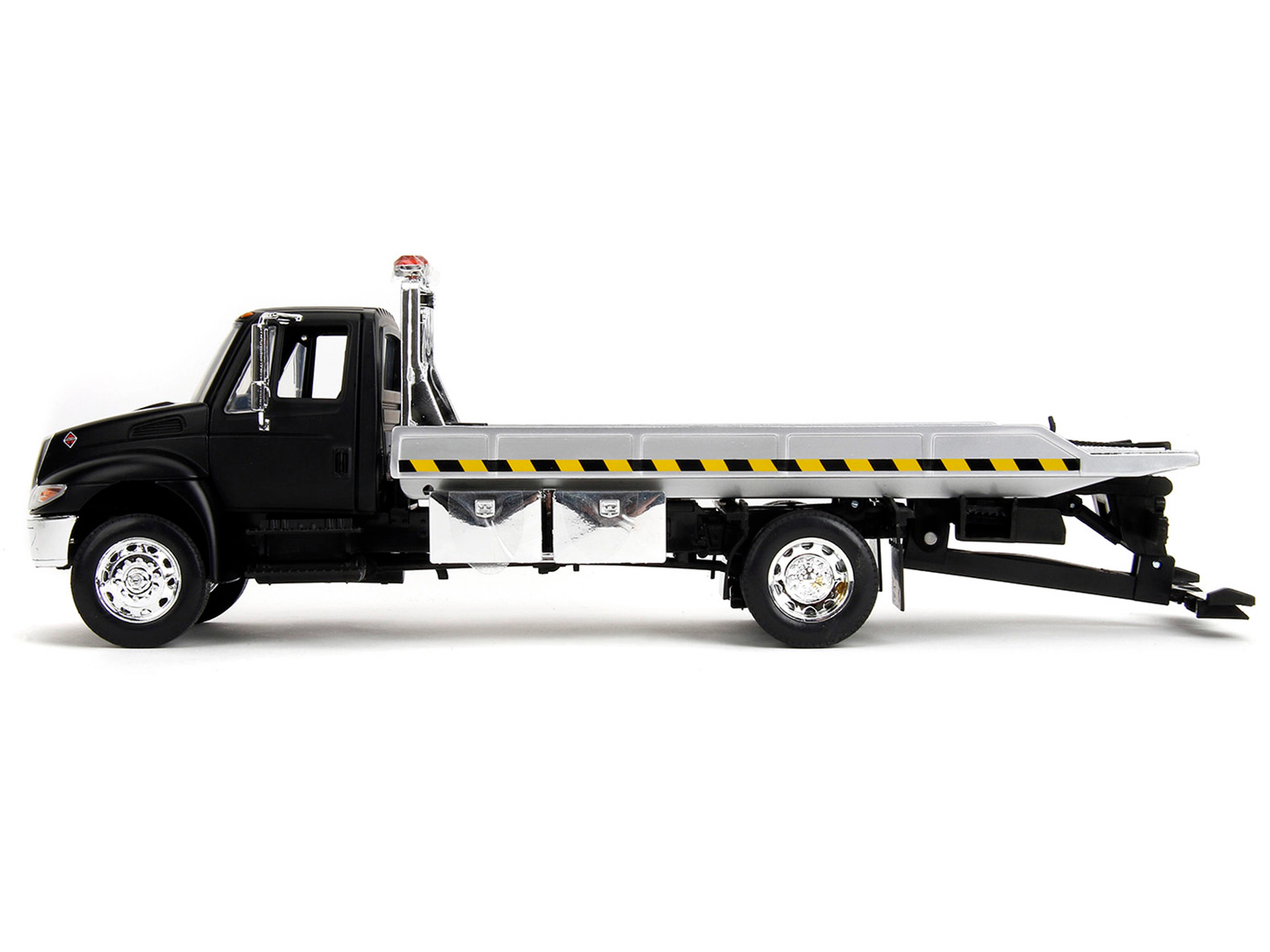 Jada International DuraStar 4400 Flatbed Tow Truck Matt Black 1/24 Diecast Model Car by Jada