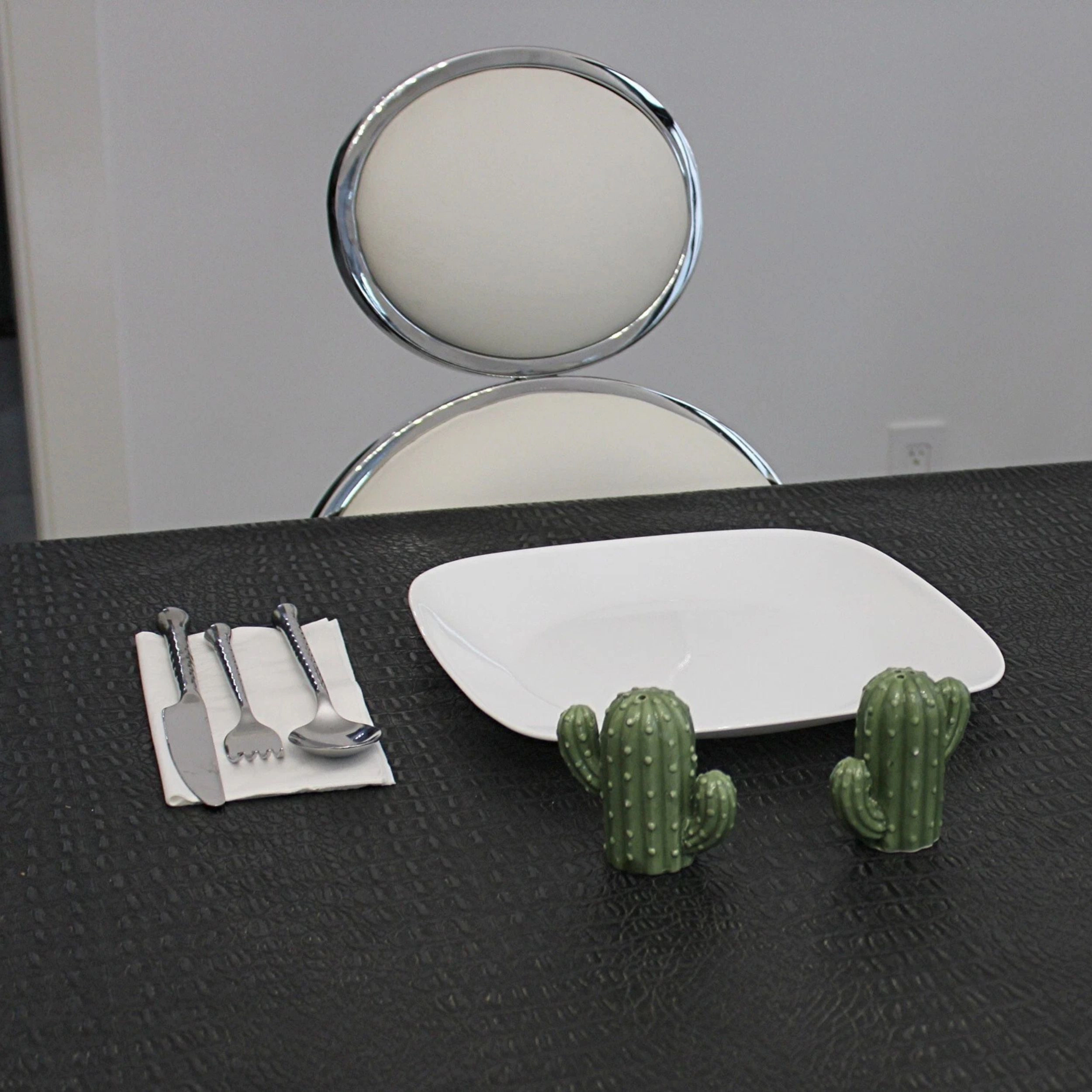 Home Collection Ceramic Cactus Salt & Pepper Shaker Set