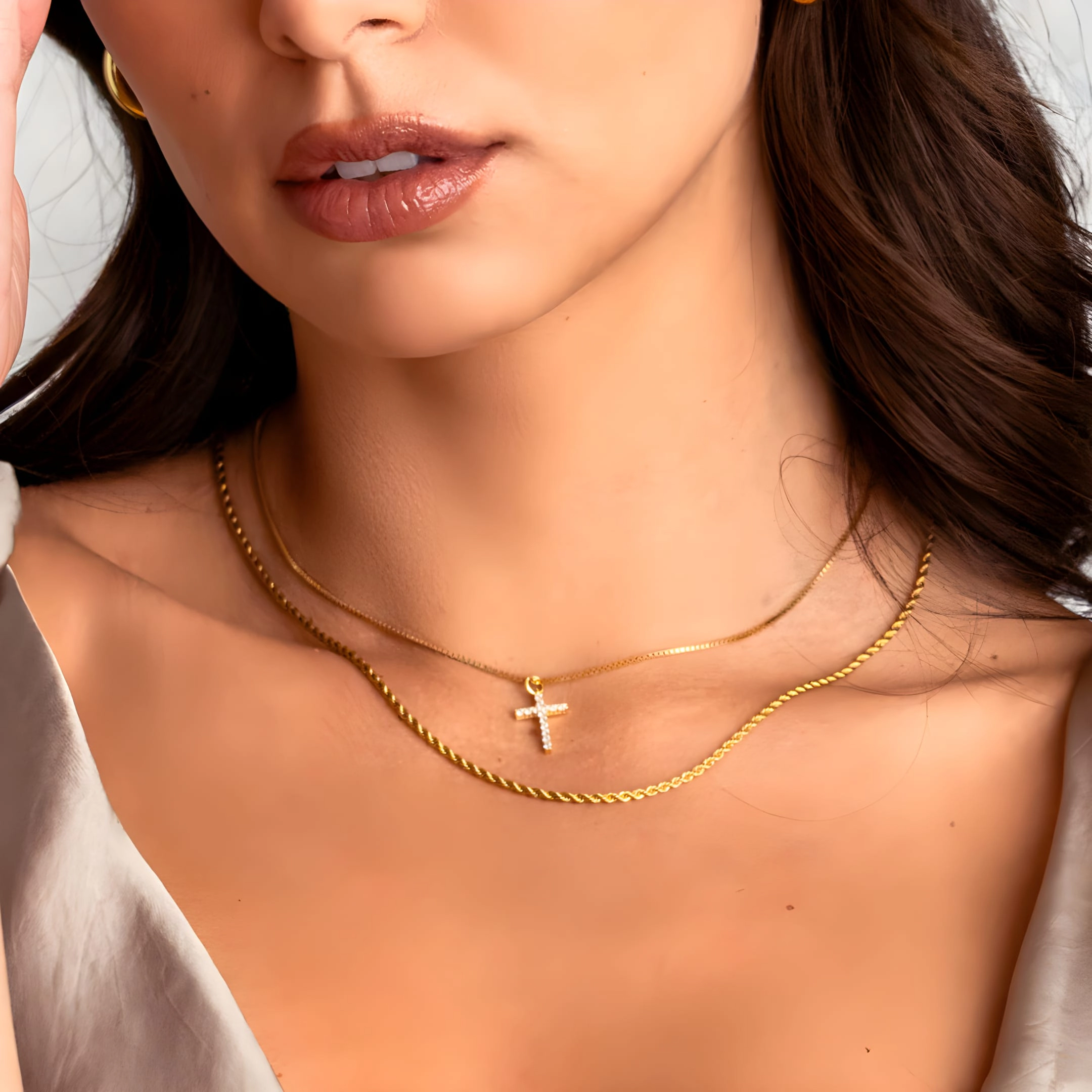Mint & Lily Women's Pave Cross Necklace