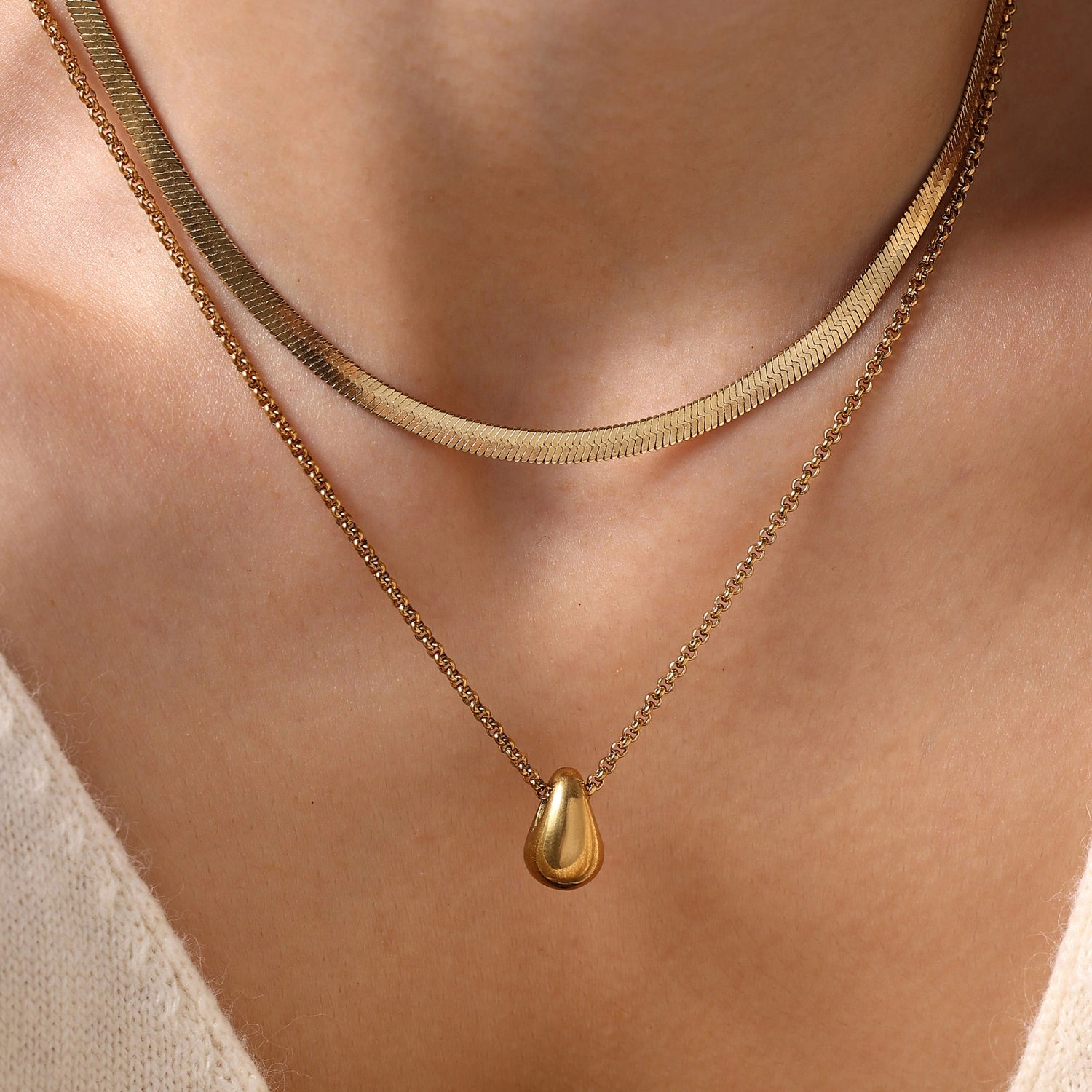 Mint & Lily Women's Seraphina Necklace Set
