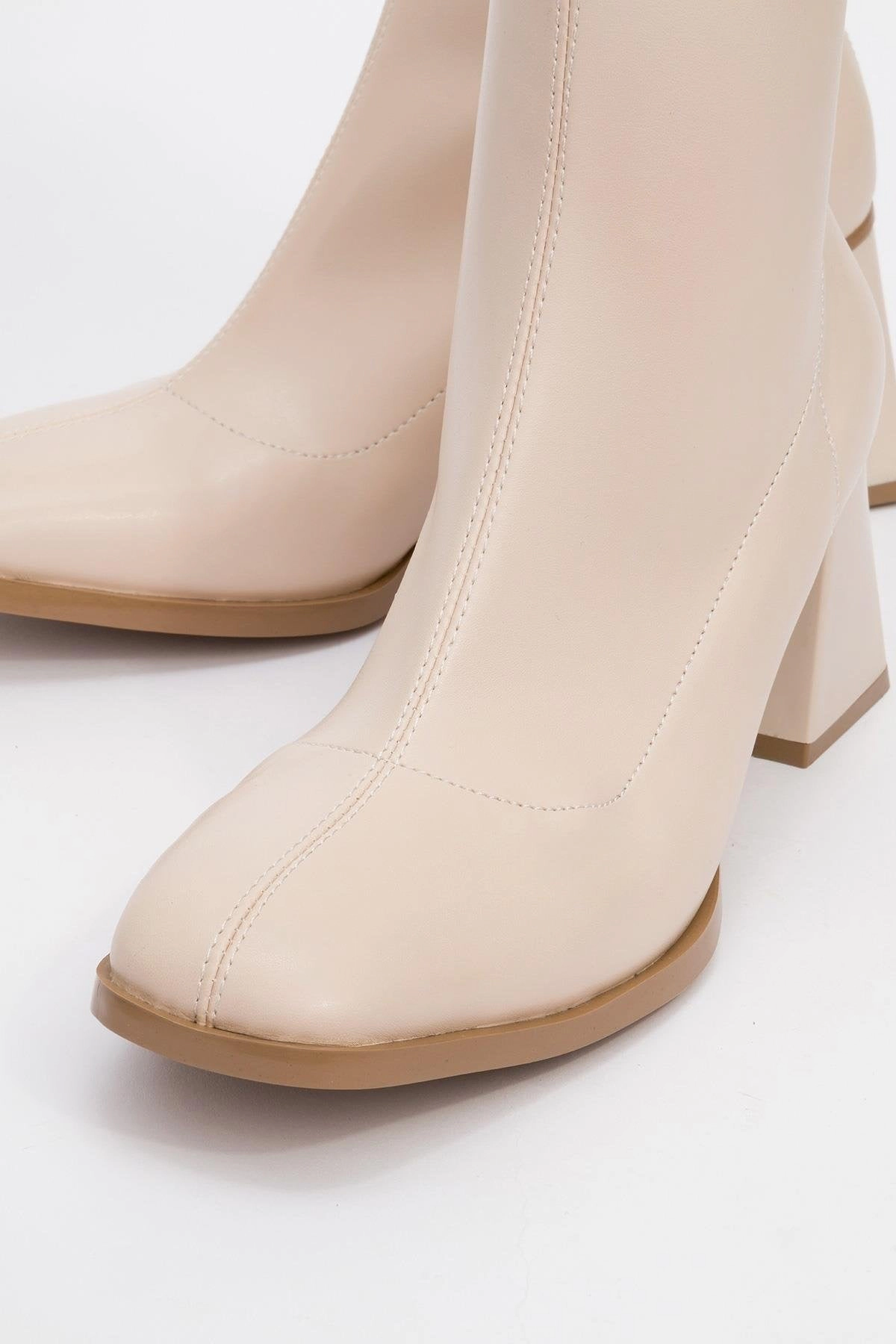 Prologue Shoes Womens Plesa Chunky Heel Boot