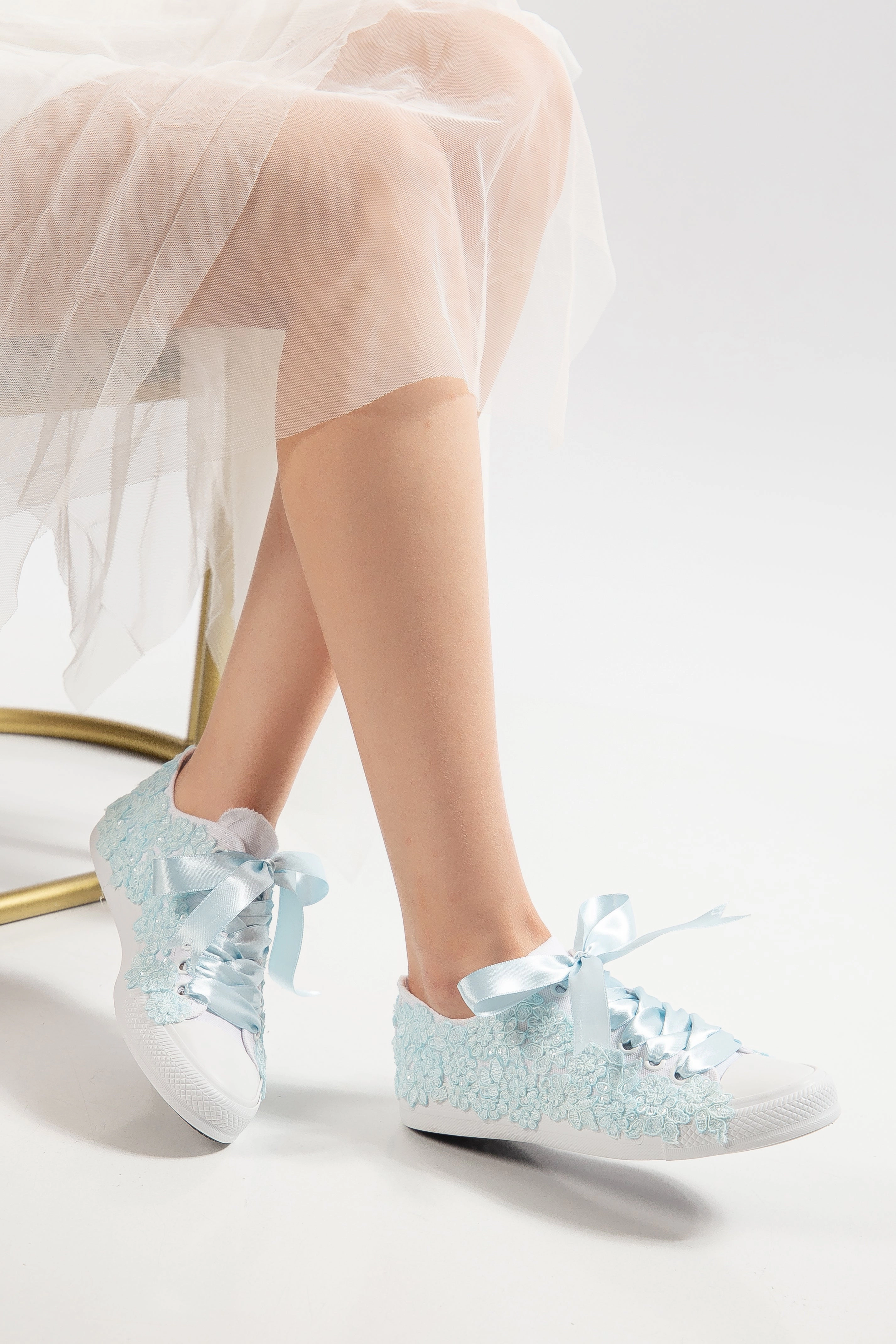 Forever & Always Womens Azure Lace Bloom Bridal Sneaker