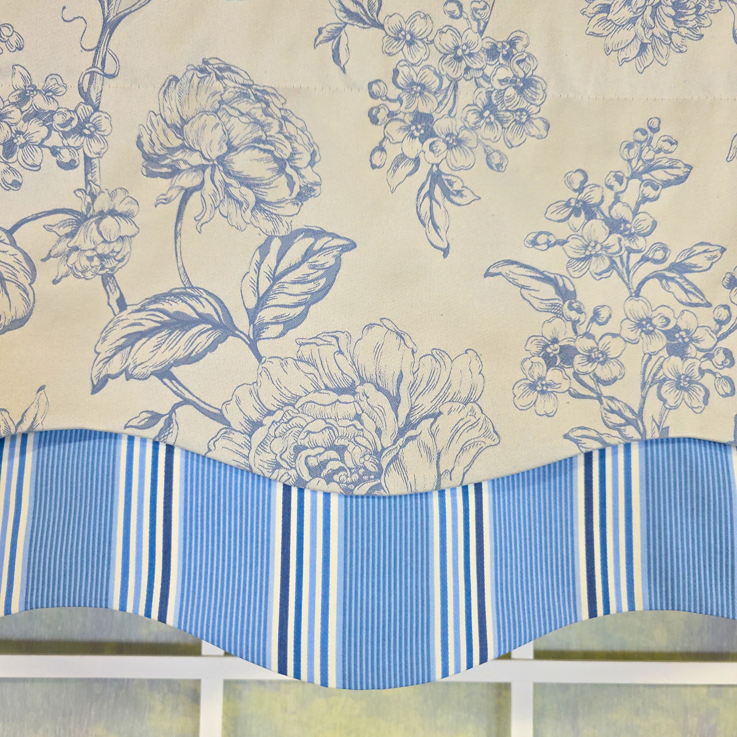 RLF Home 100% Cotton Ashington Glory  Fully lined Windows Rod Pocket Valance 50" x 16"  Blue