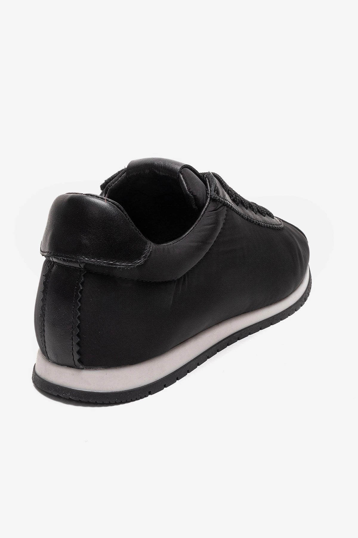 Forever & Always Womens Unica Leather Sport Sneaker