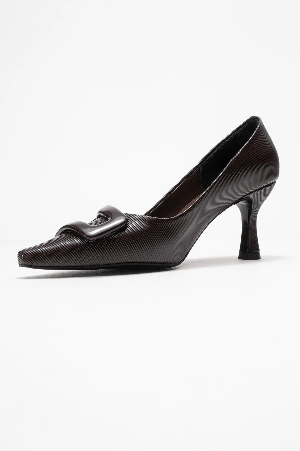 Prologue Shoes Womens Astra Buckle Pointed Toe Pump