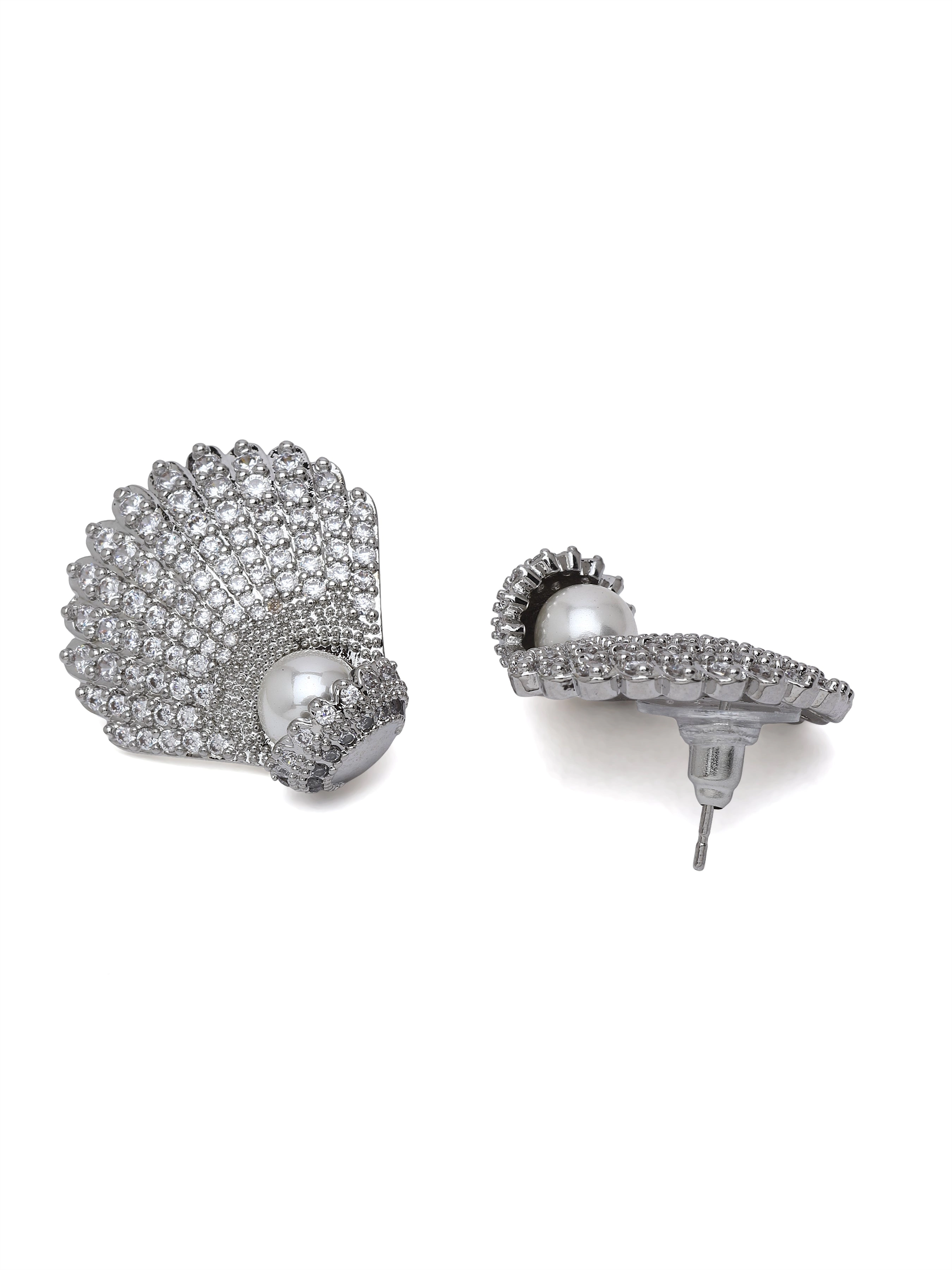 AGP PARIS Womens Shell Pearl Statement Stud Earrings