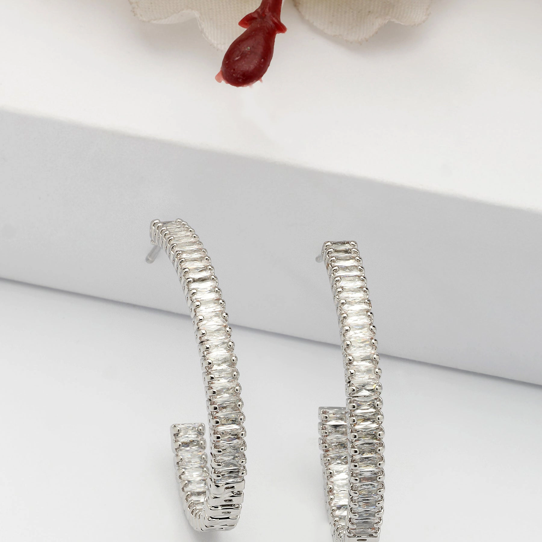 AGP PARIS Womens C-shaped Hoop Earrings