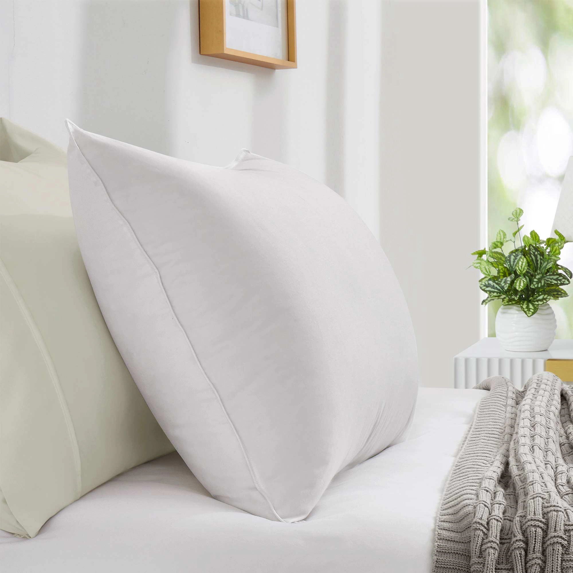 Puredown Selected 90% White Duck Down Pillow, 300TC Down-Proof Shell, Made in Germany