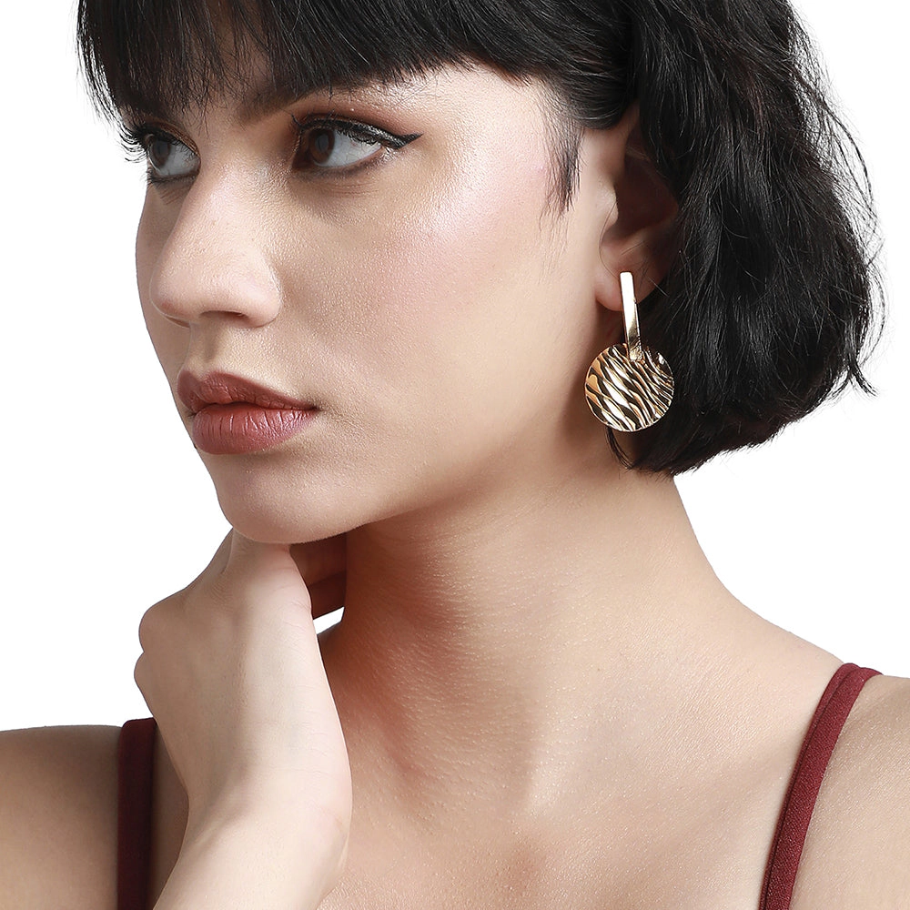 SOHI Women's California Gold Metallic Textured Drop Earrings