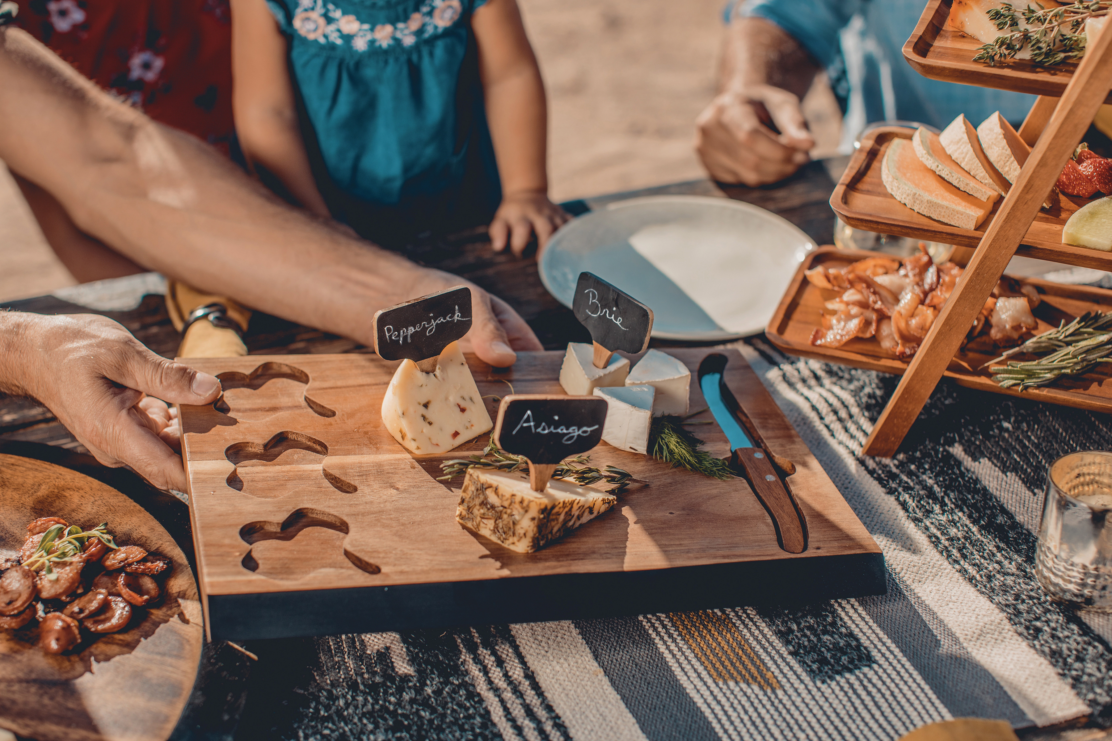 TOSCANA Delio Acacia Cheese Cutting Board & Tools Set