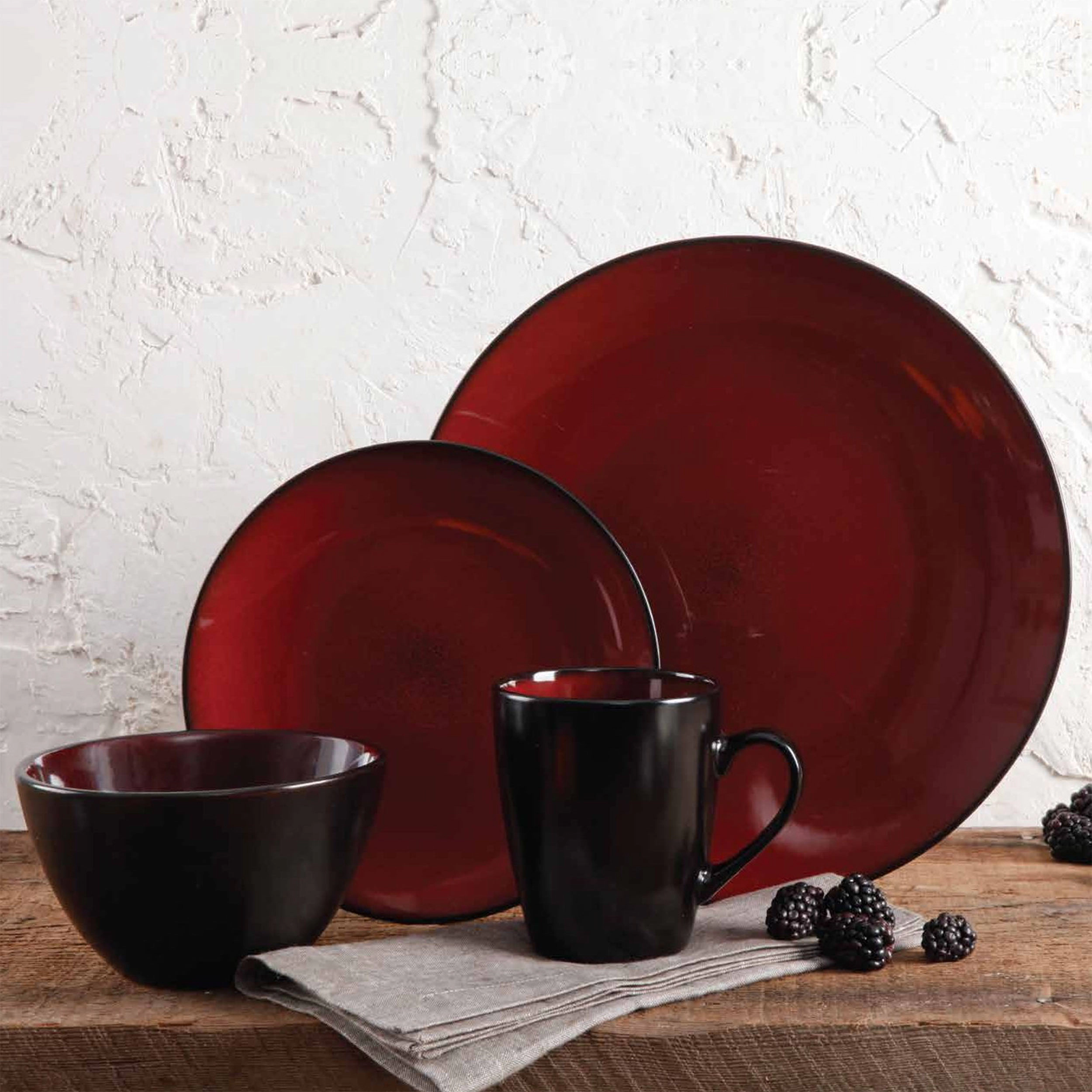 Gibson Soho Lounge Round 16-Piece Dinnerware Set, Burgundy