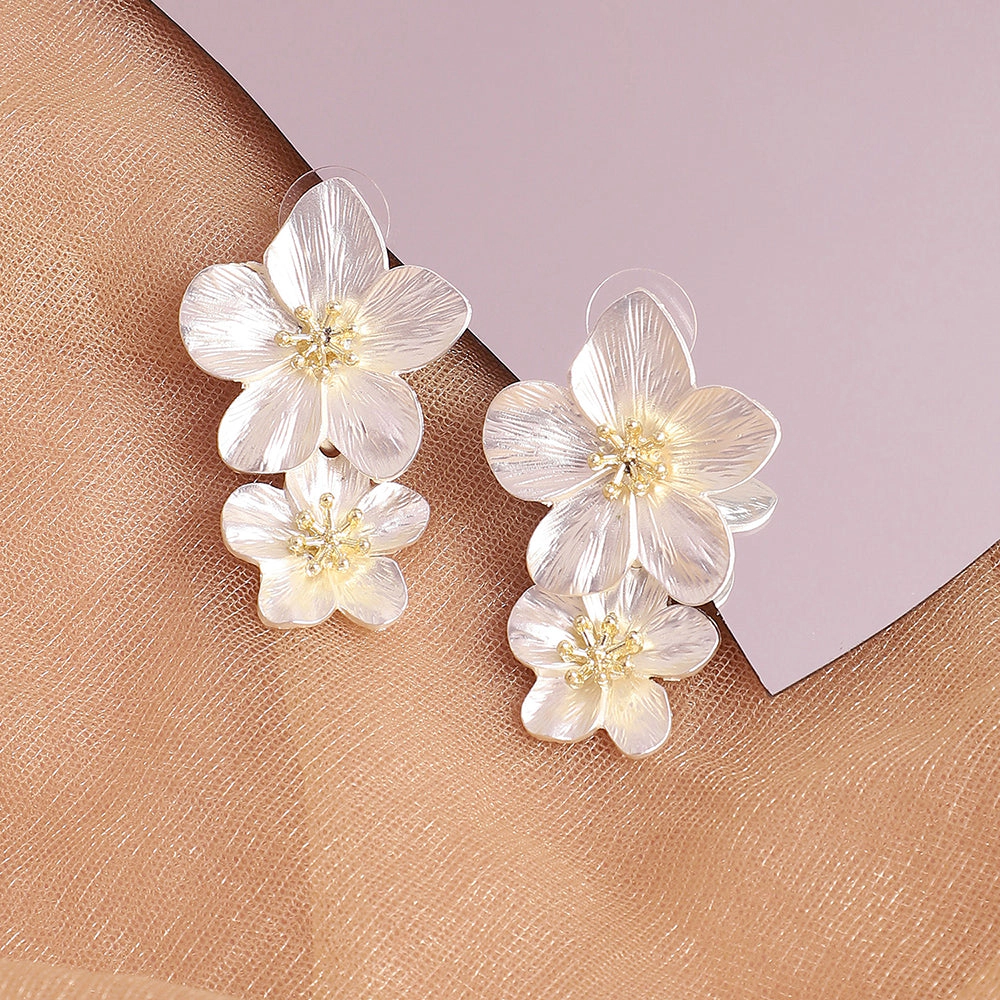 SOHI Women's Maxi Floral Drop Earrings