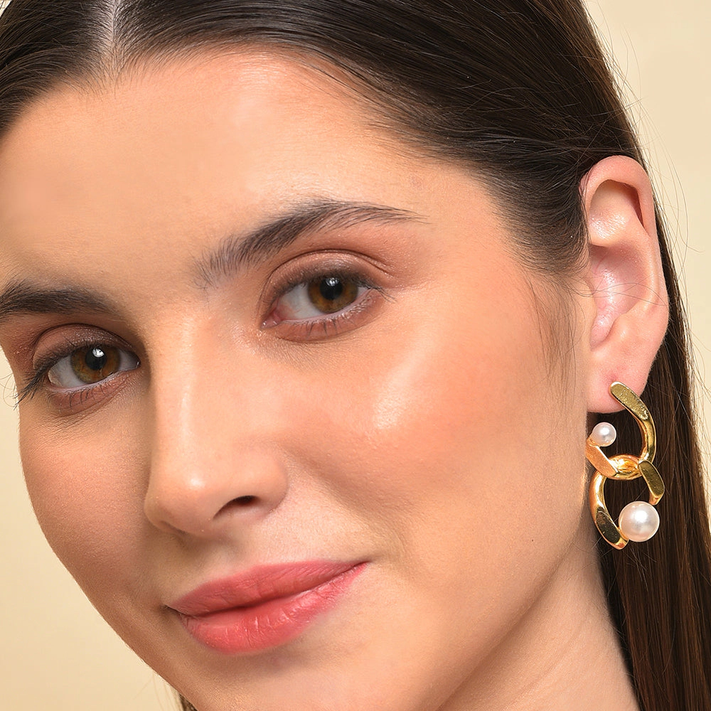 SOHI Women's White Santorini Drop Earrings