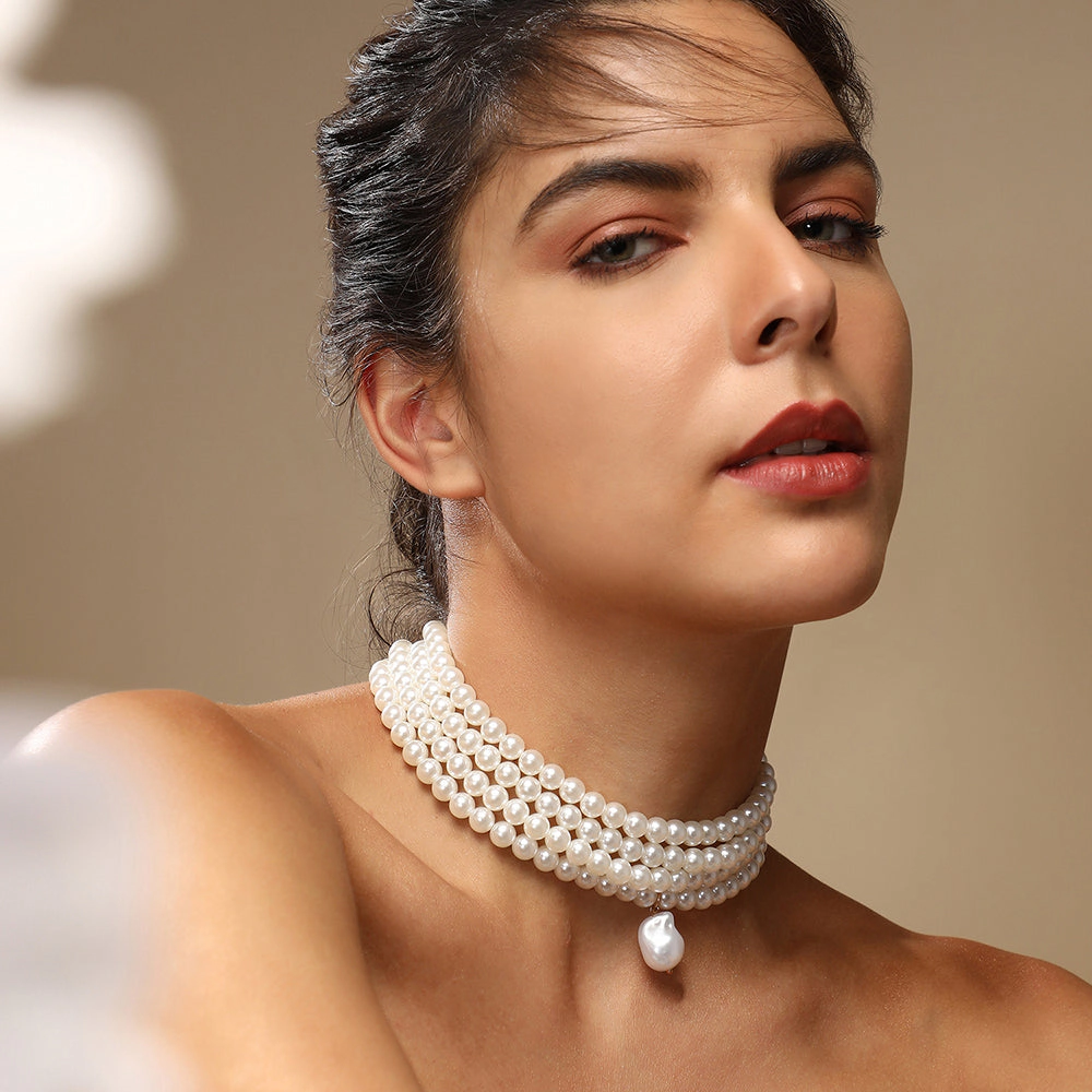 SOHI Women's The Small Jackie Statement Necklace - Pearl White