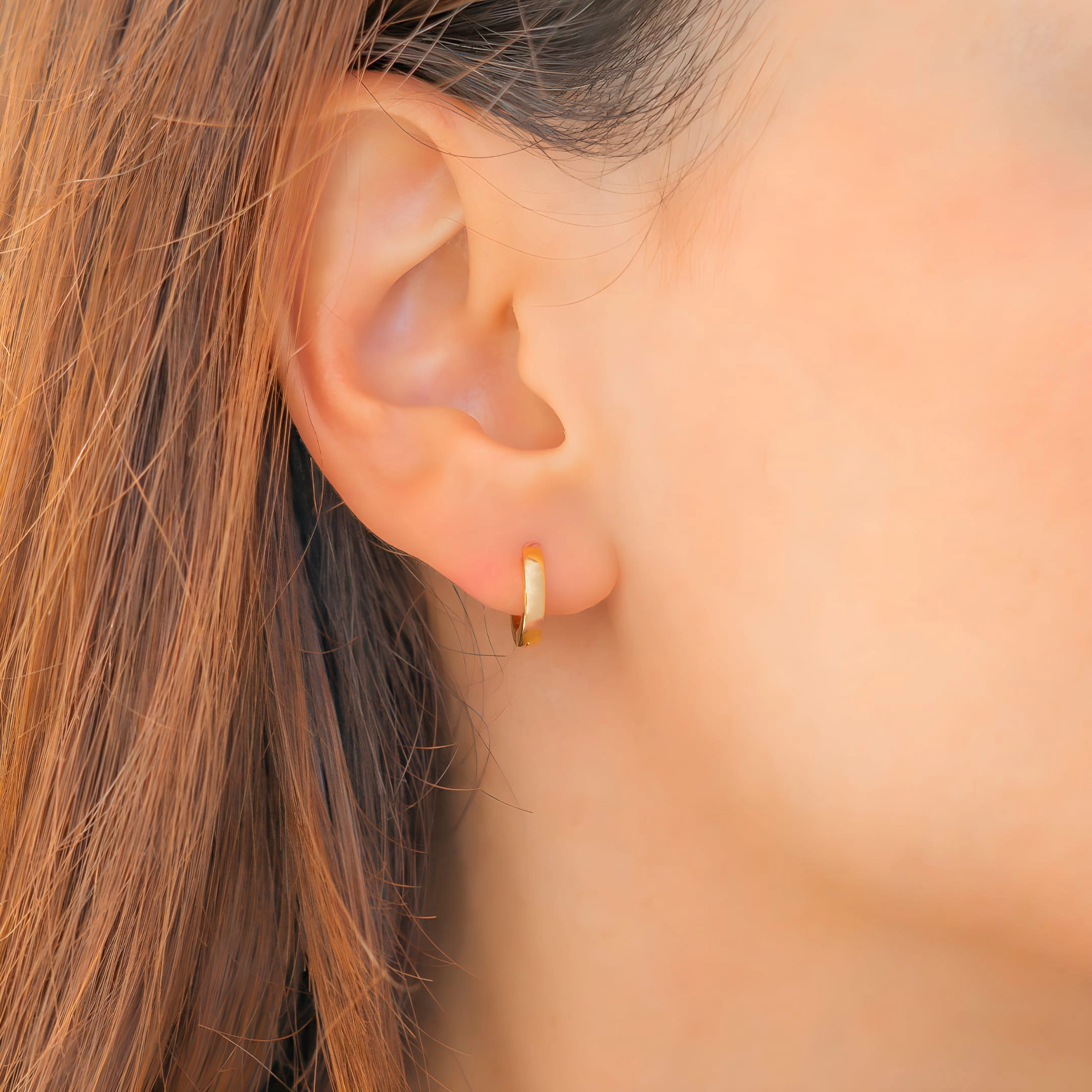 Mint & Lily Women's Dainty Huggie Hoop Earrings