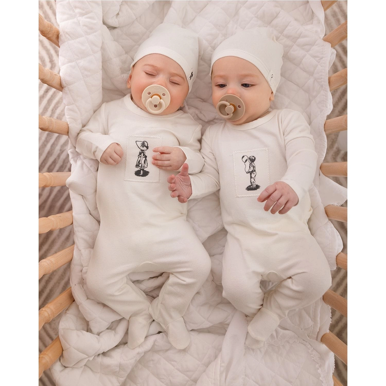 MeMoi 2 Piece Baby Girls "The Little Girl And Her Sun Bonnet" Cotton Rich Footie Set