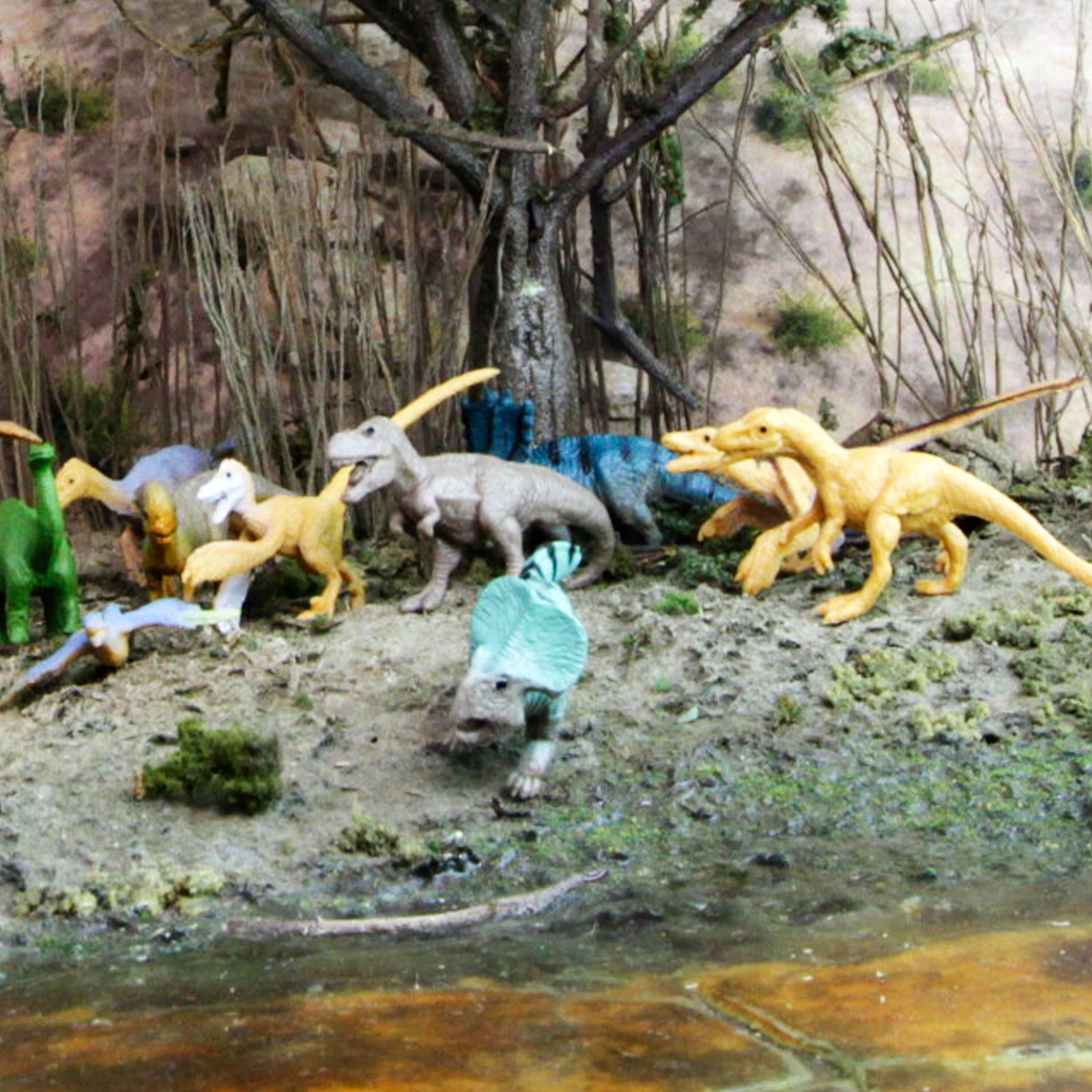 Safari Ltd. - Feathered Dinos TOOB - contains 12 Mini Figurines