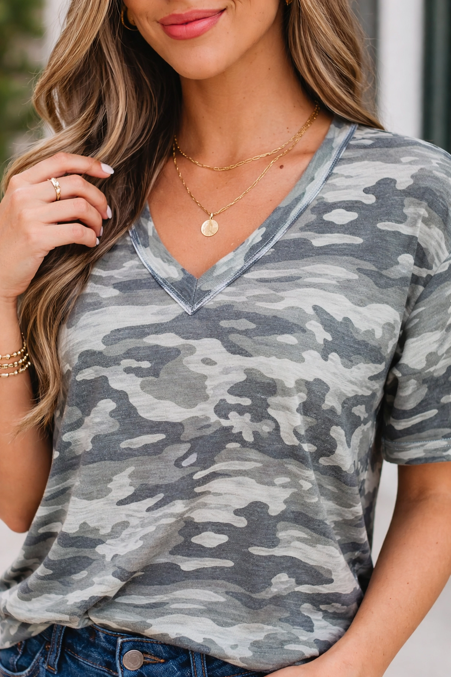 Threaded Pear Womens Nala Print Raw Edge Tee - Green, V-neck, Loose Fit
