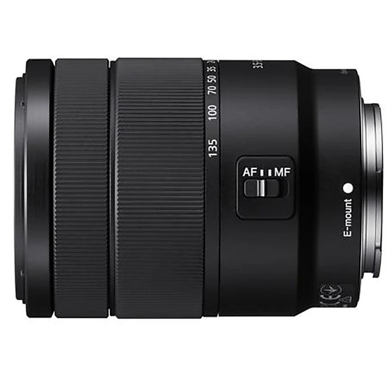 Sony E 18-135mm f/3.5-5.6 OSS Lens (SEL18135) + AOM Bundle Package