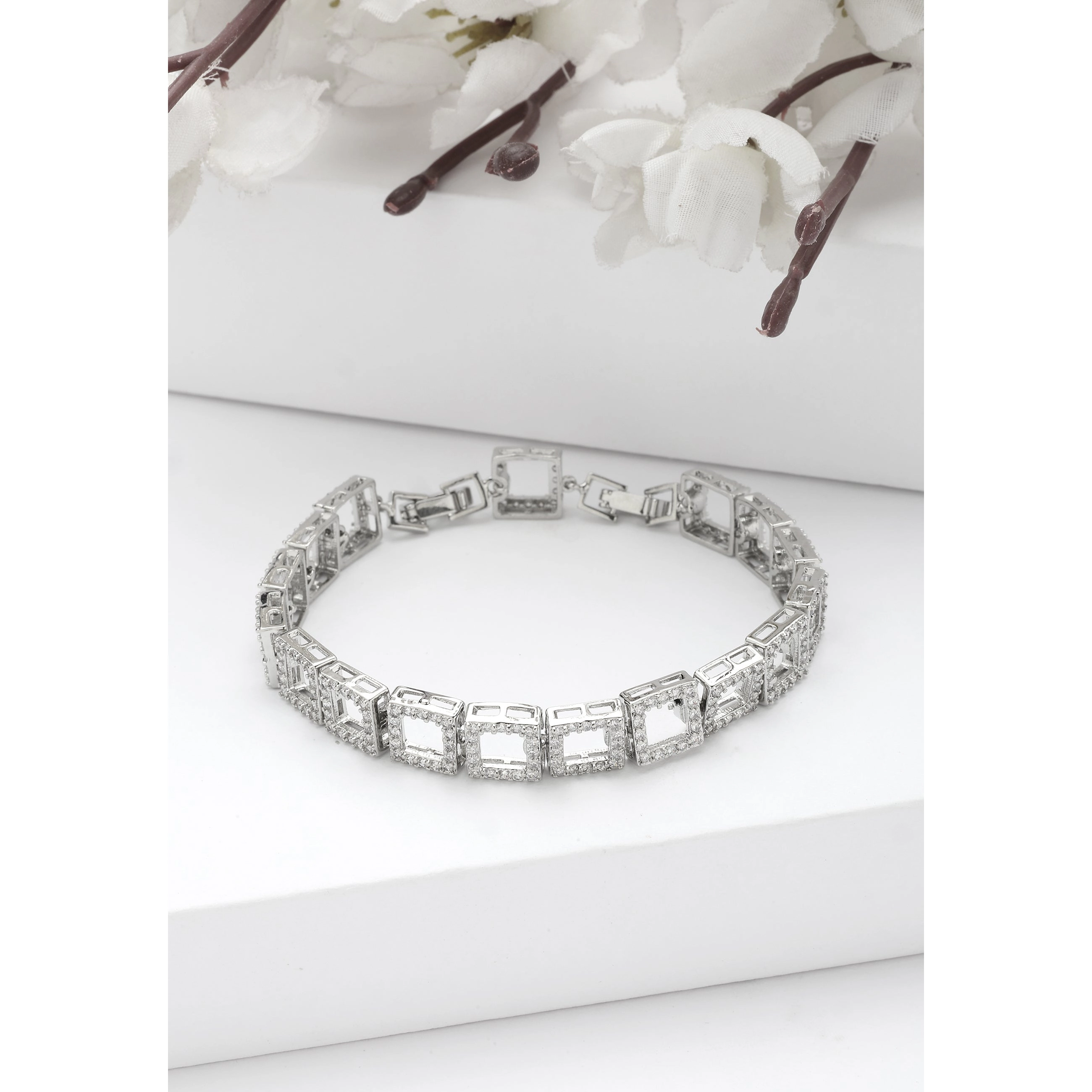 AGP PARIS Womens Diva Hollow Square Chain Bracelet