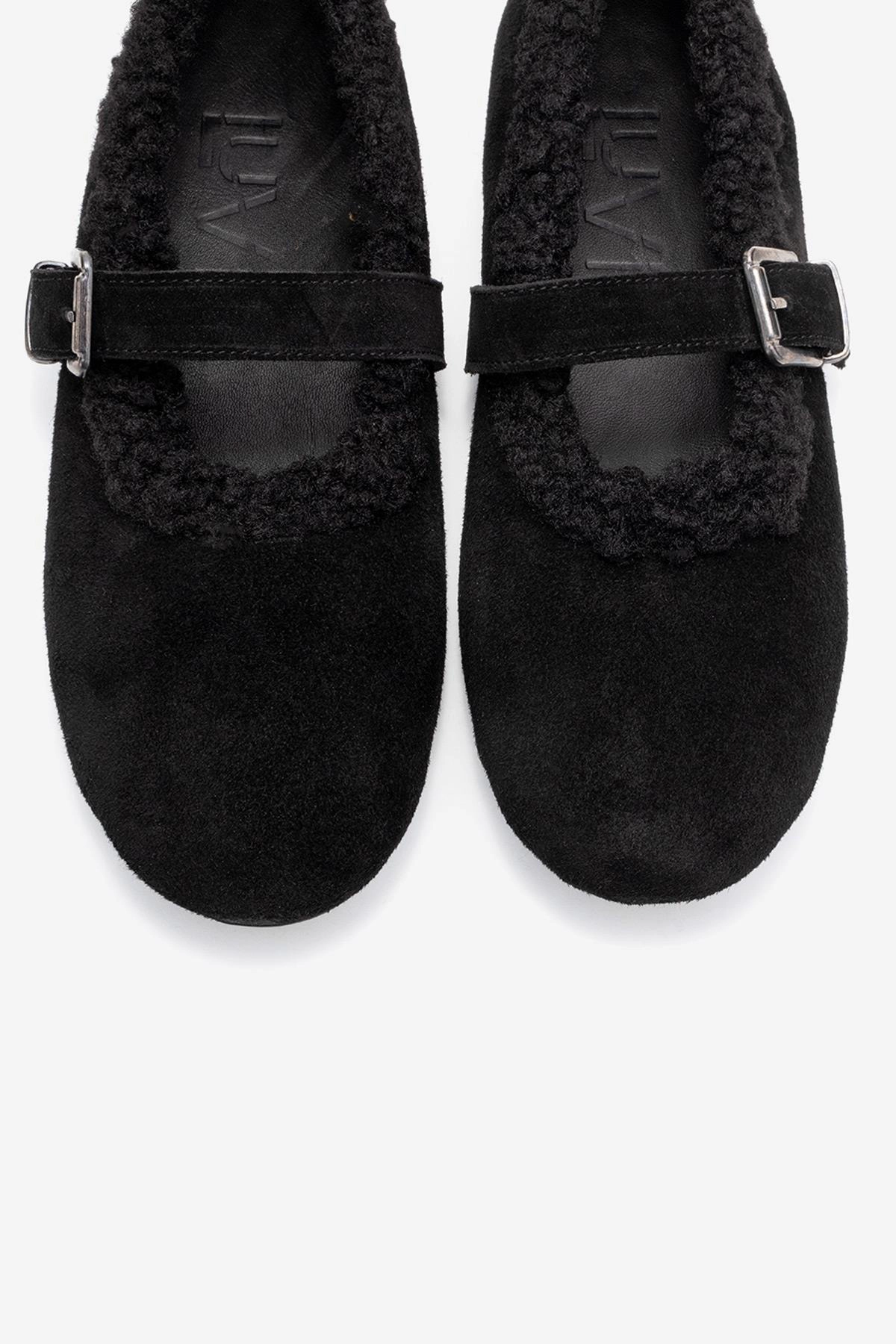 Forever & Always Womens Guin Leather Strap Flat