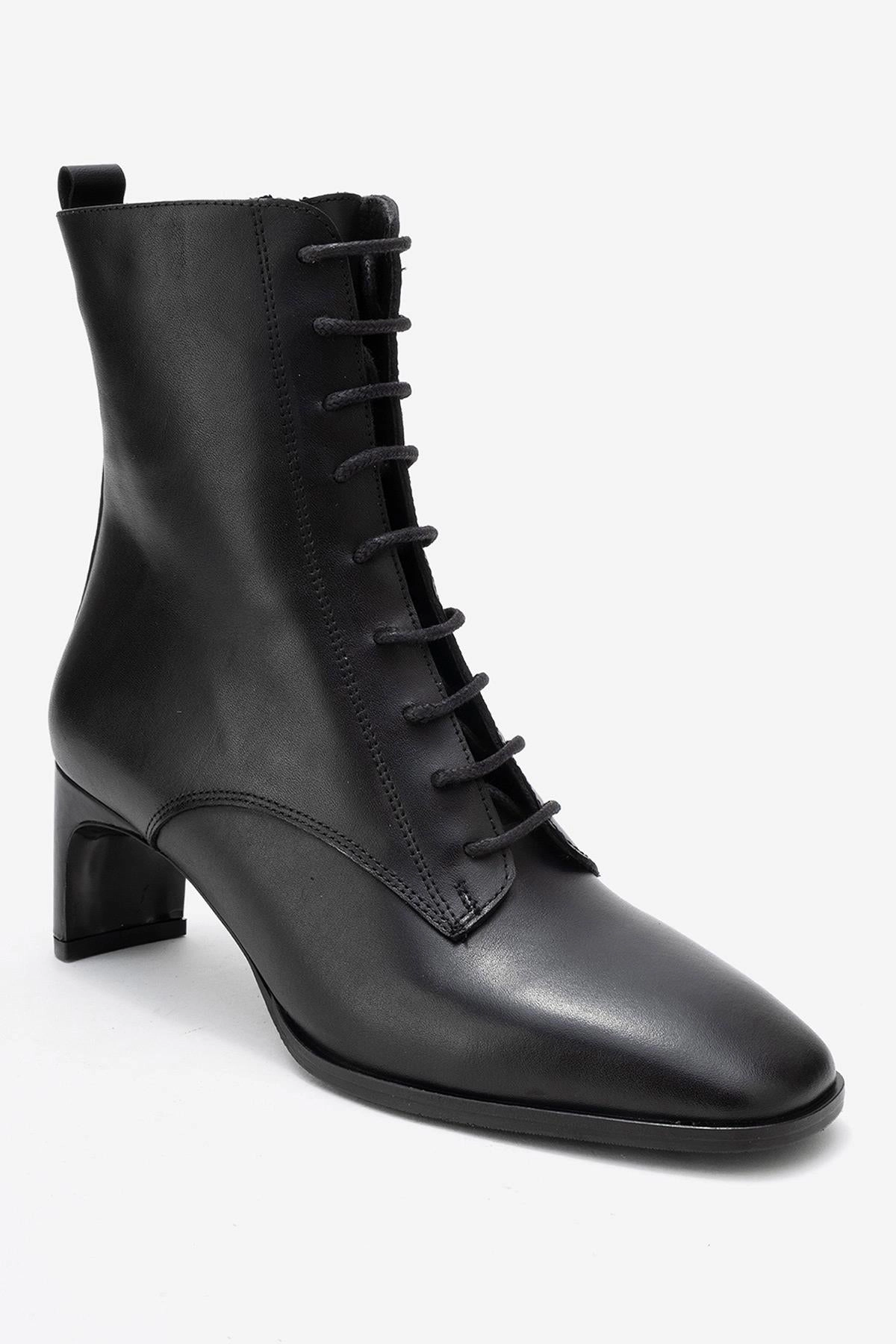Forever & Always Womens Sudy Leather Lace Up Boots