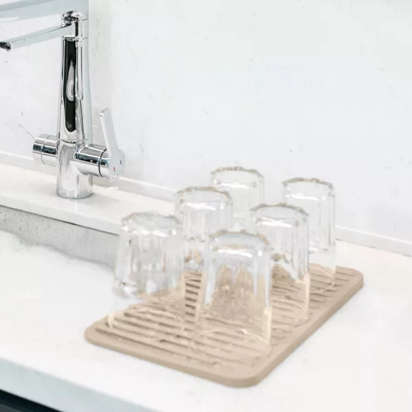 OU Glasses Drying Mat for Kitchen Sink, 13.78" x 8.27" Nonslip Plastic Pad w/ Grooves, Heat Resistant Dish