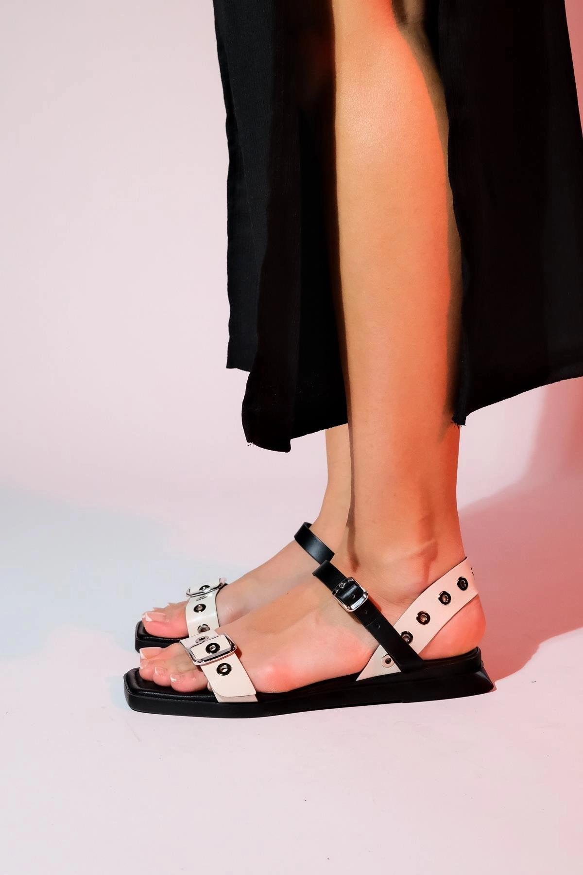 Forever & Always Womens Mozes Leather Sandals
