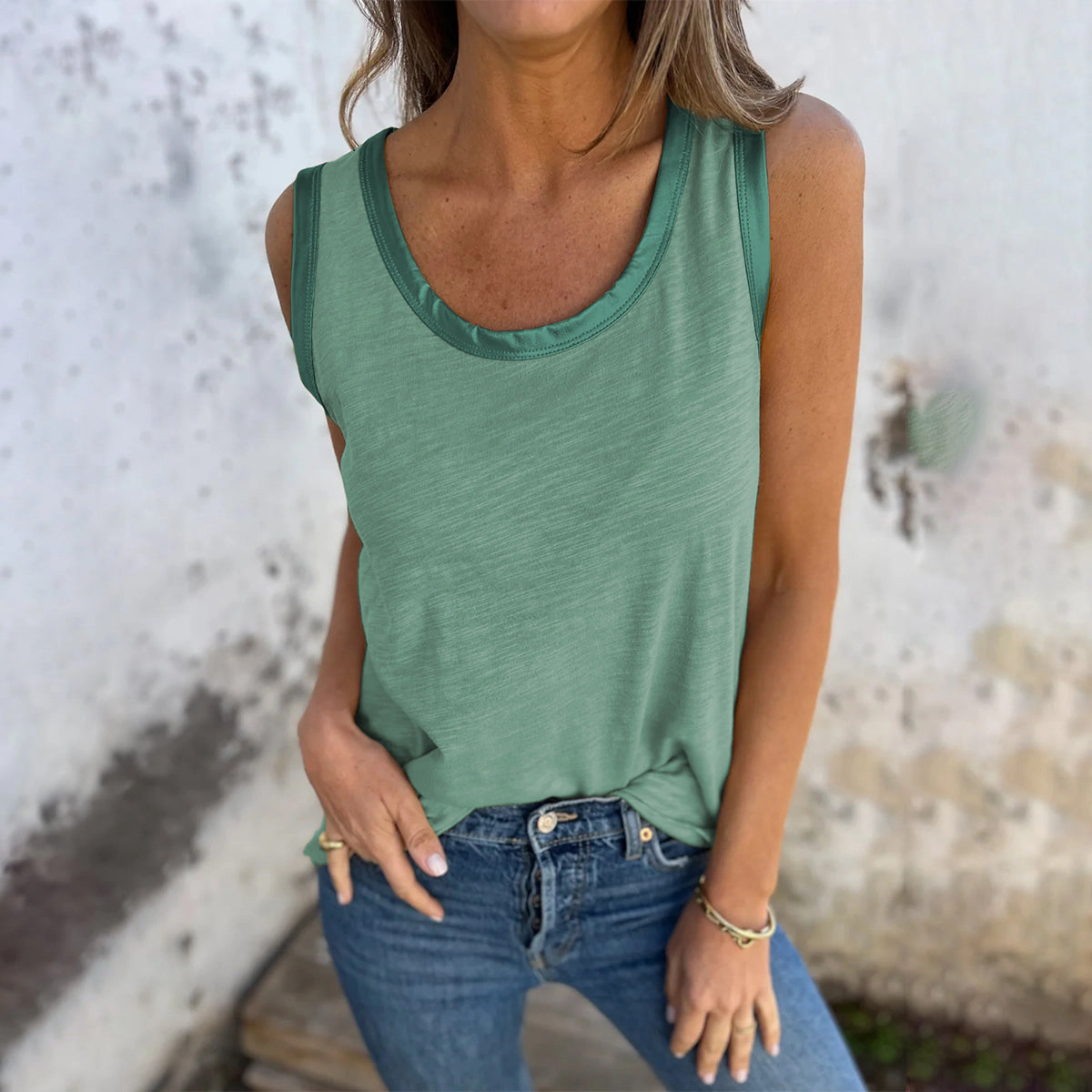 Sol Living Womens Metallic Sheen Edge Scoop Neck Tank Top