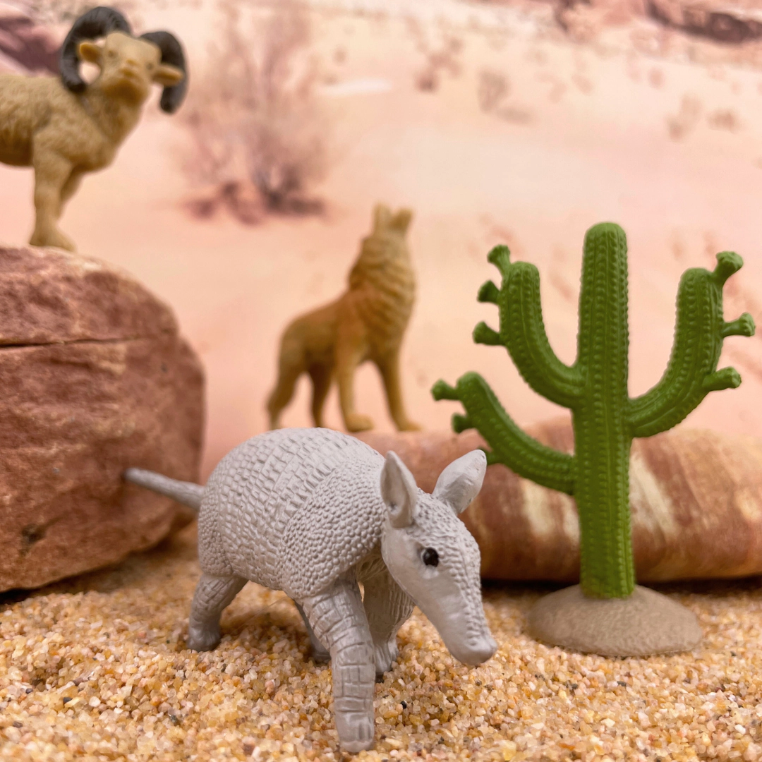 Safari Ltd. - Desert TOOB - contains 11 Mini Figurines