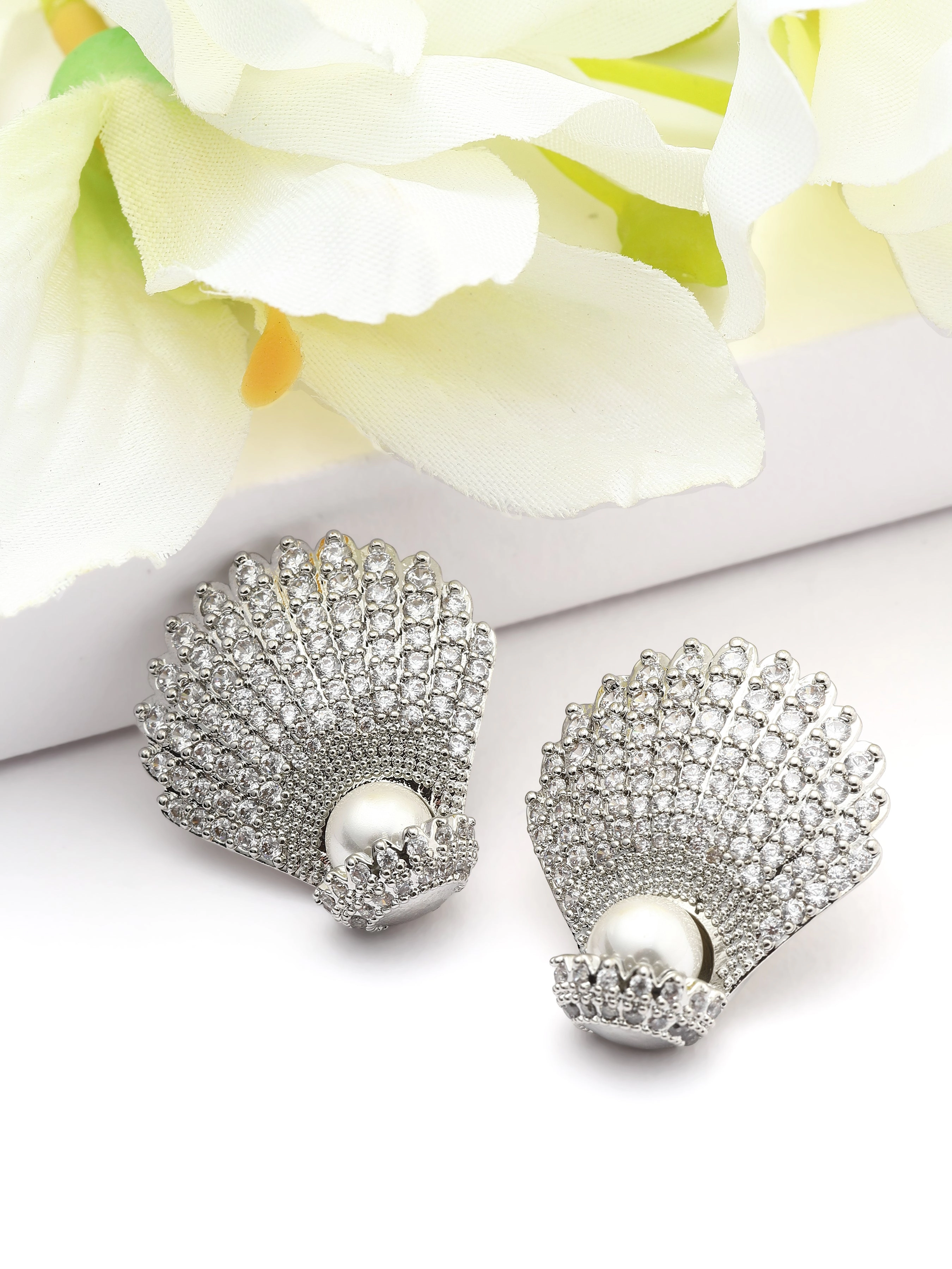 AGP PARIS Womens Shell Pearl Statement Stud Earrings