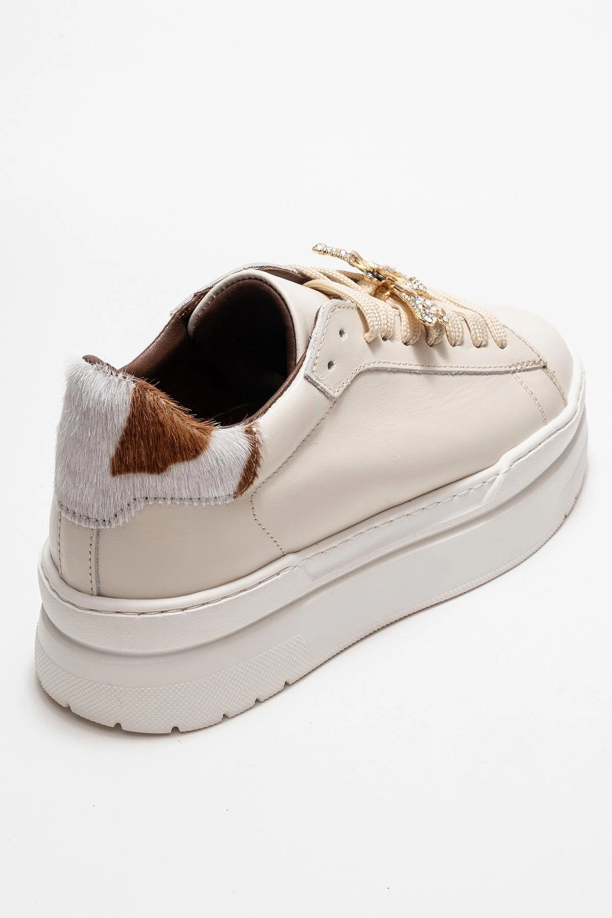 Forever & Always Womens Laren Leather Buckle Sneakers