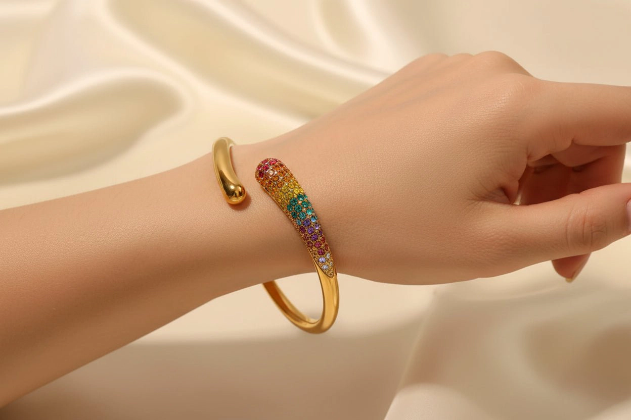 DressAtR Women's Circle Rhinestone 18K Gold Plated Bangle